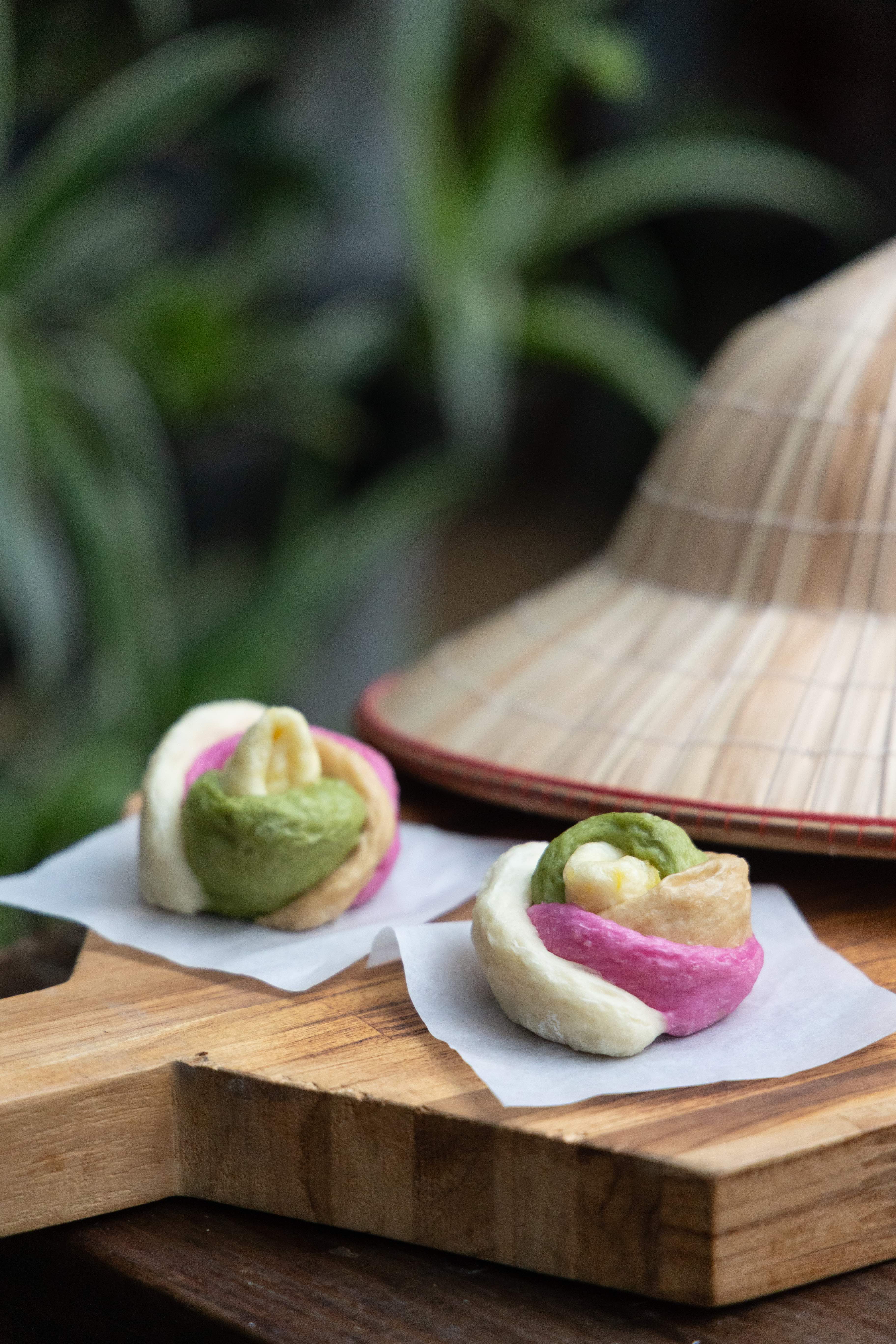 用火龍果染色製作的「花饅頭」。