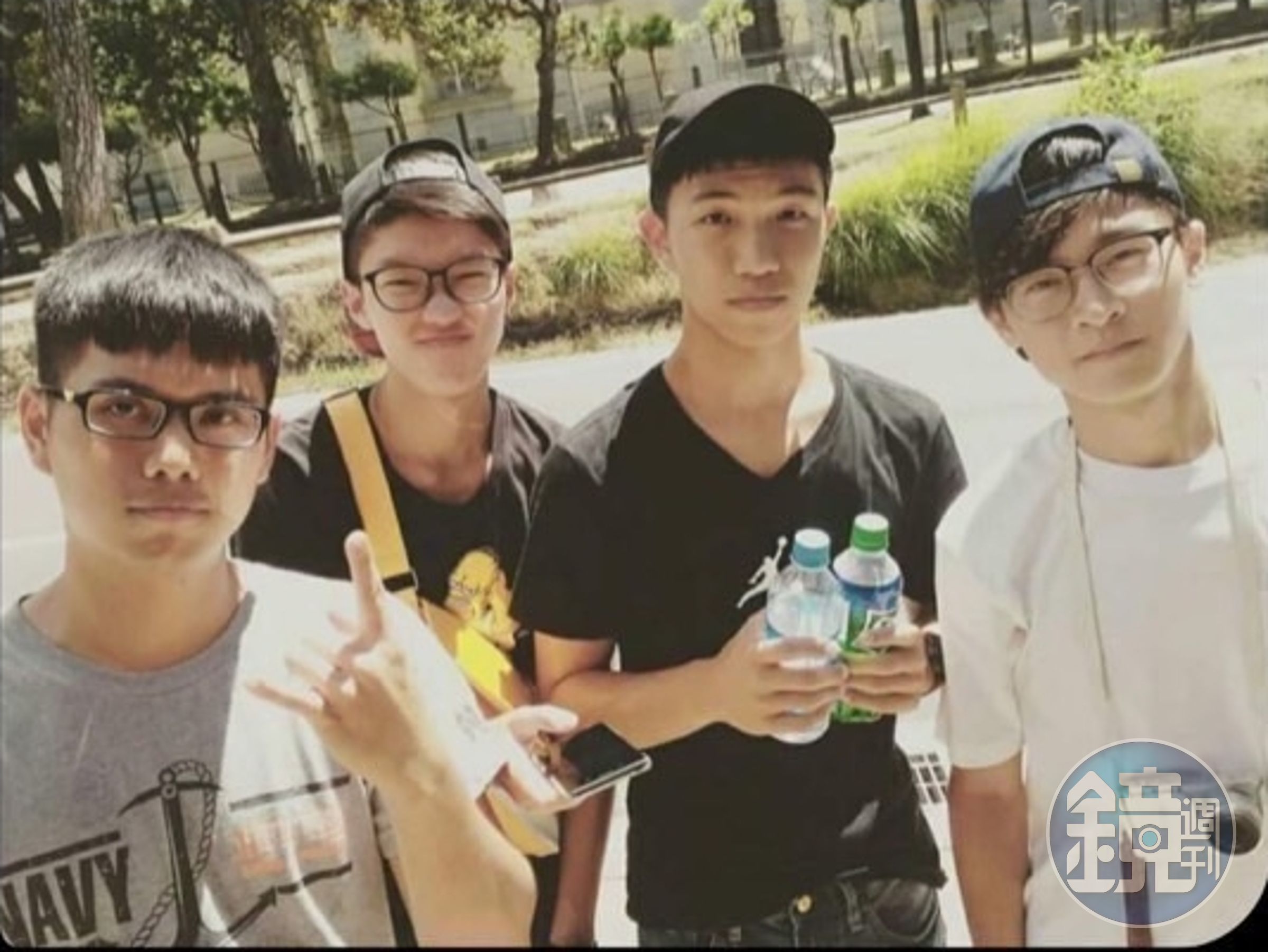 涉詐律師張作詮（左起）、被詐騙集團冒用名義的郭源安律師、發覺律師涉進行偵辦的台北地檢署檢察官郭宣佑、幫詐團藏錢及送錢的橋頭地院法官石育恩2017年是室友。（讀者提供）