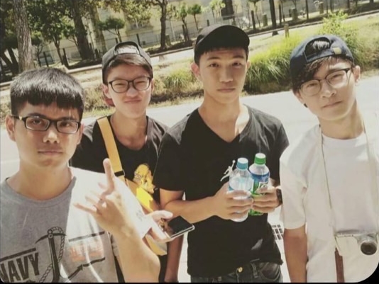 涉詐律師張作詮（左起）、被詐騙集團冒用名義的郭源安律師、發覺律師涉進行偵辦的台北地檢署檢察官郭宣佑、幫詐團藏錢及送錢的橋頭地院法官石育恩2017年是室友。（讀者提供）