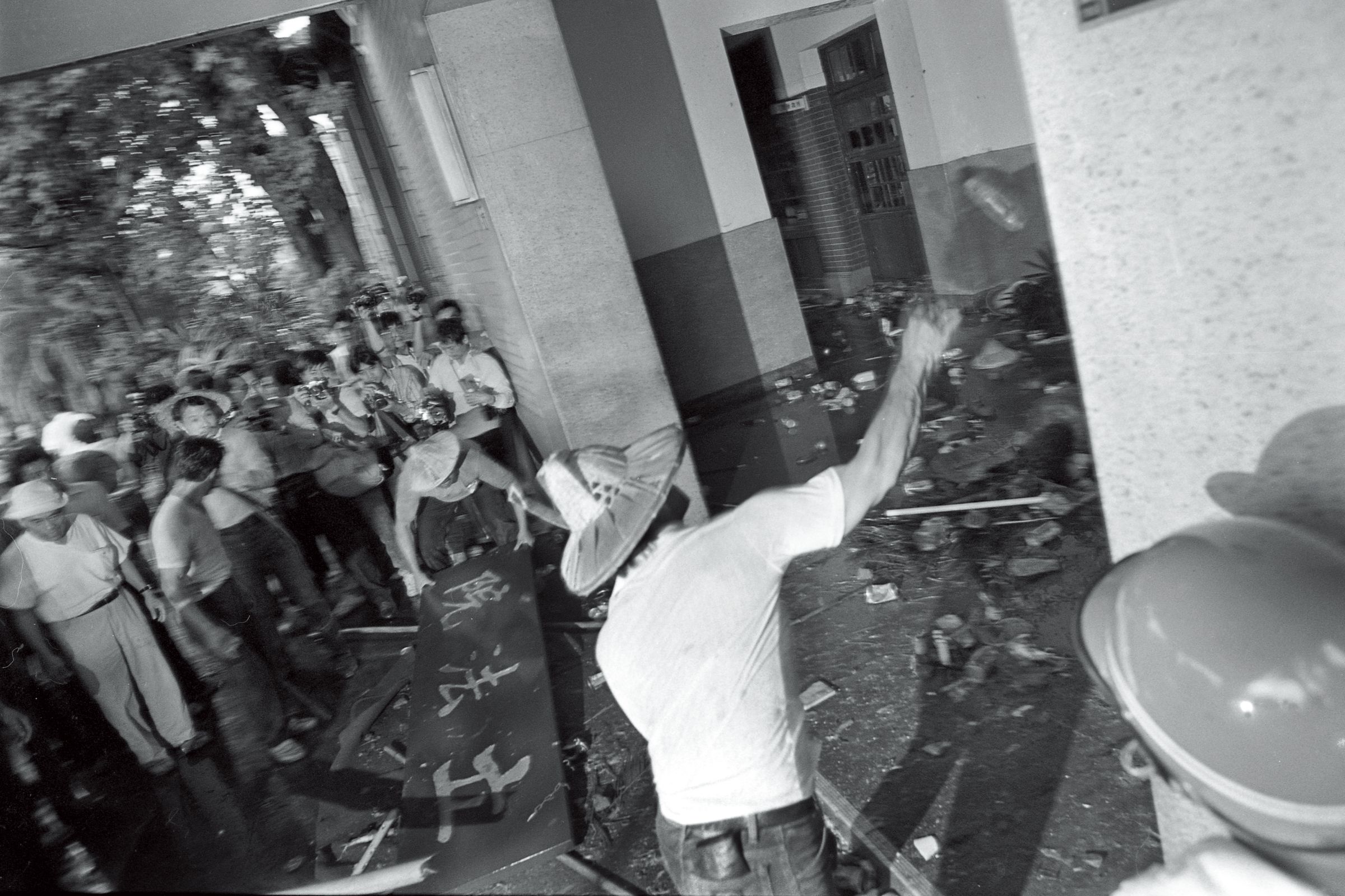 520農民運動是解嚴後首次爆發的大規模警民衝突社會運動，也是謝三泰印象最深刻的一次抗爭。（謝三泰攝）