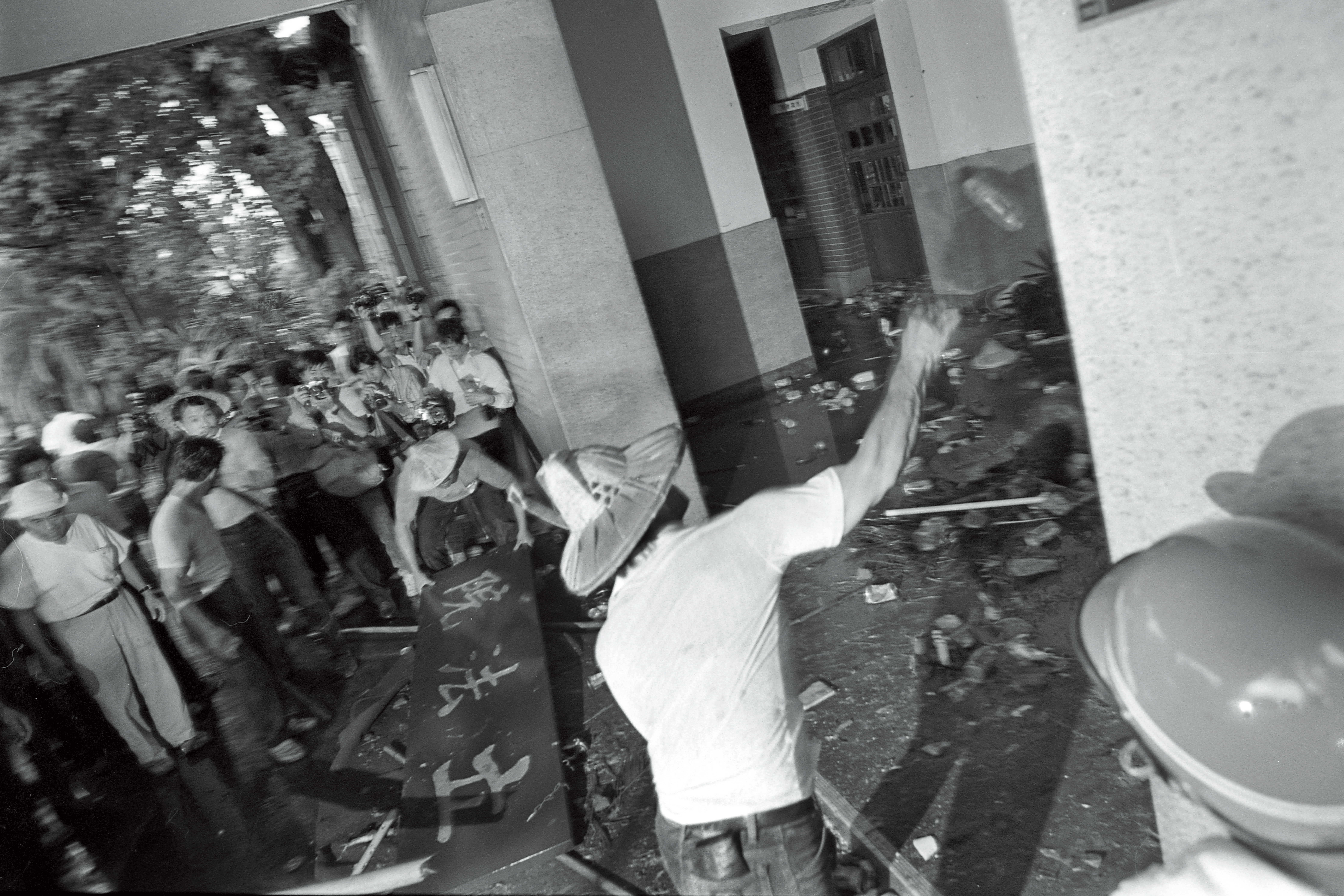 520農民運動是解嚴後首次爆發的大規模警民衝突社會運動，也是謝三泰印象最深刻的一次抗爭。（謝三泰攝）
