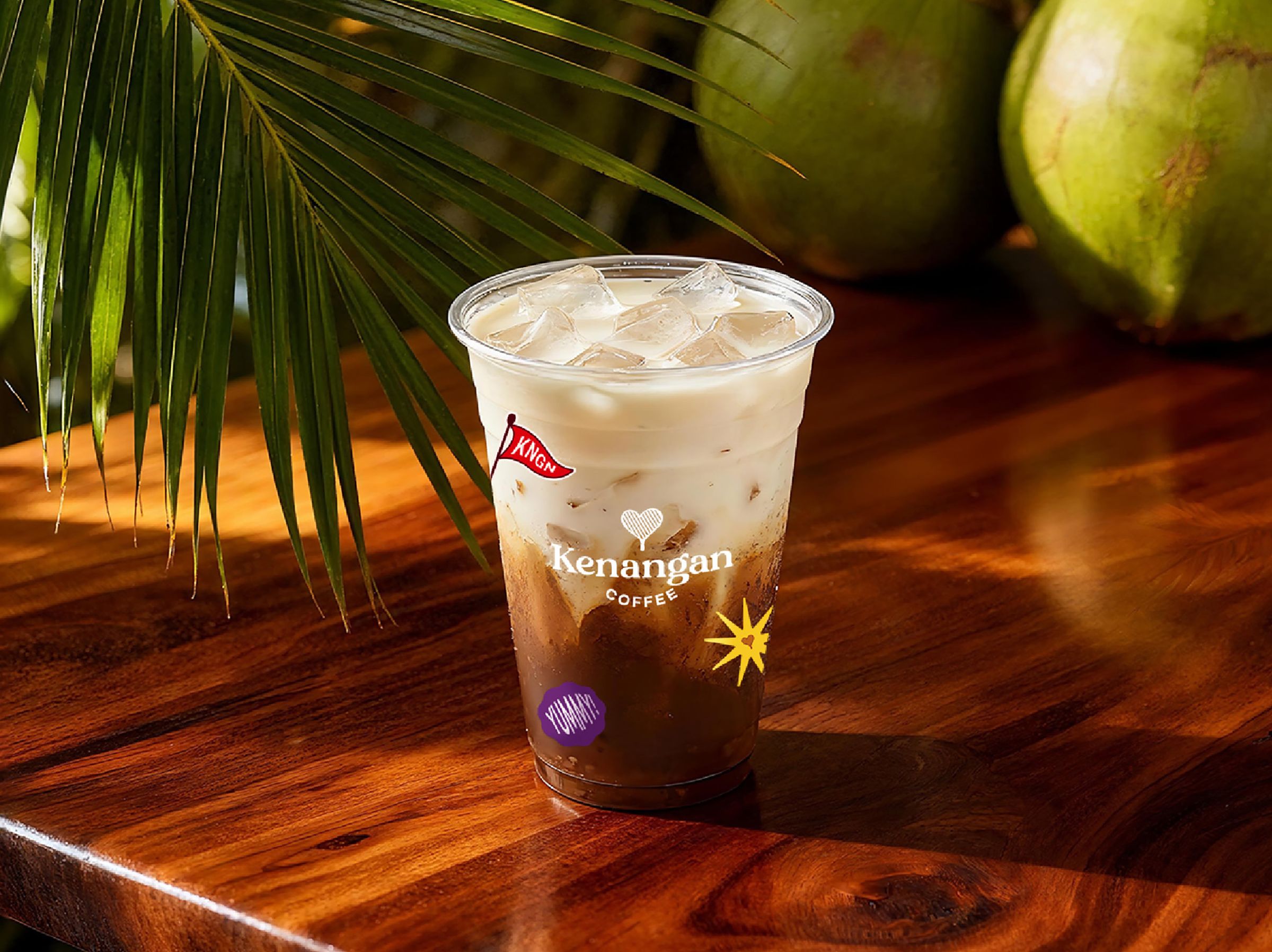 「叩叩娜鐵」風味清新、不過度濃厚的椰奶比例完美,就連不愛椰奶的人都能輕鬆喝。(99元/杯)(凱娜克咖啡提供)