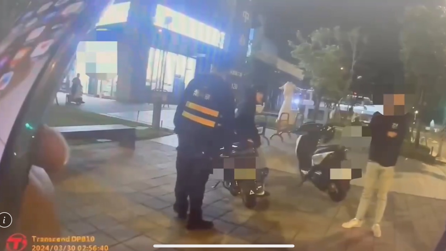 北投警方在大度路、承德路等路口強勢攔查飆車族。（翻攝畫面）