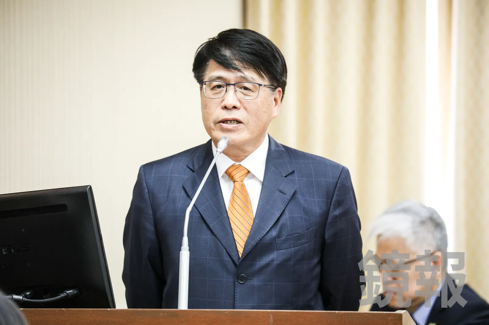 盧秀燕提議若倒閣成功「中央地方併選」,游盈隆受訪時笑喊,比天塌下來機率大一點點。(資料照,鏡報鄒保祥)