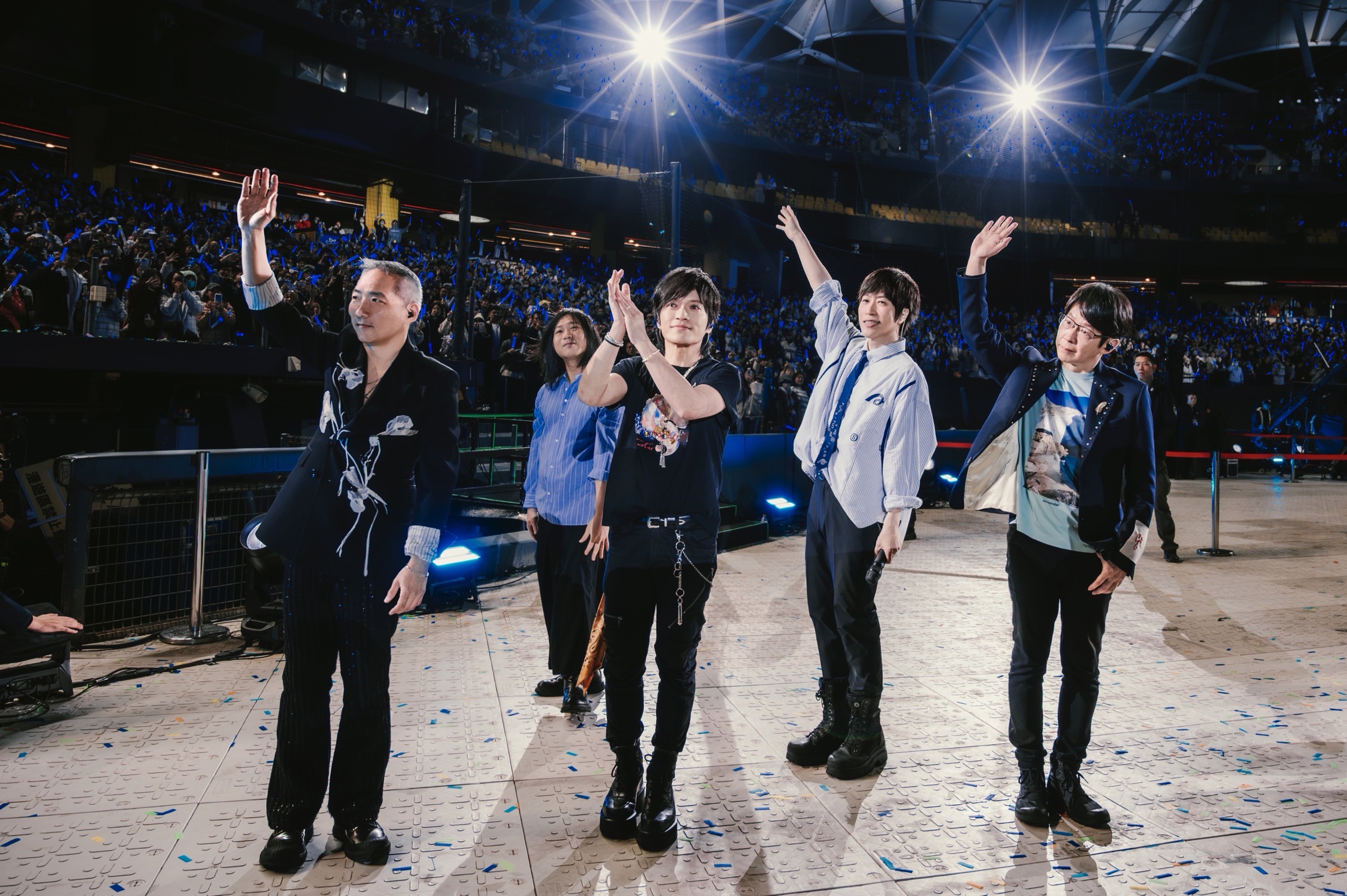 五月天在臺中洲際棒球場陪五迷跨年。（相信音樂提供）