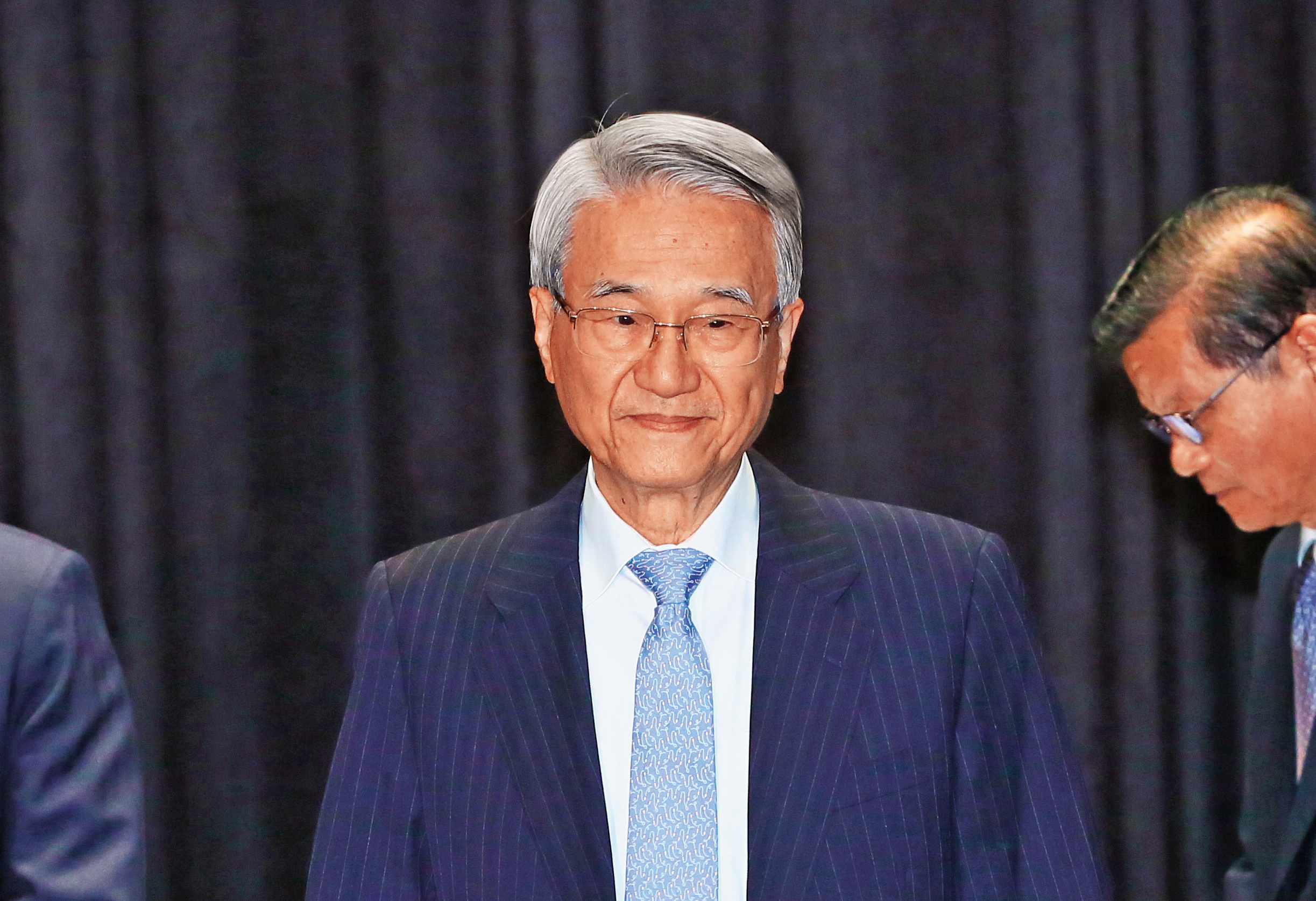 新光金創辦人吳東進反對新新併，希望廣邀國內有興趣金控重新議親。