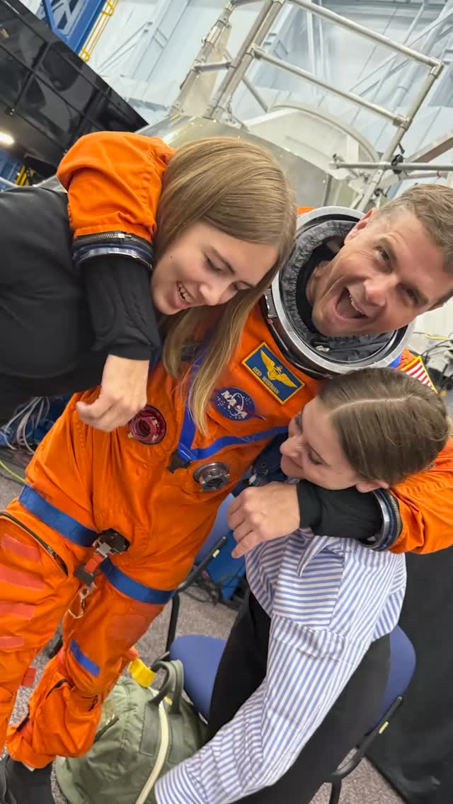 懷斯曼非常愛兩個女兒。(翻攝astro_reid IG)