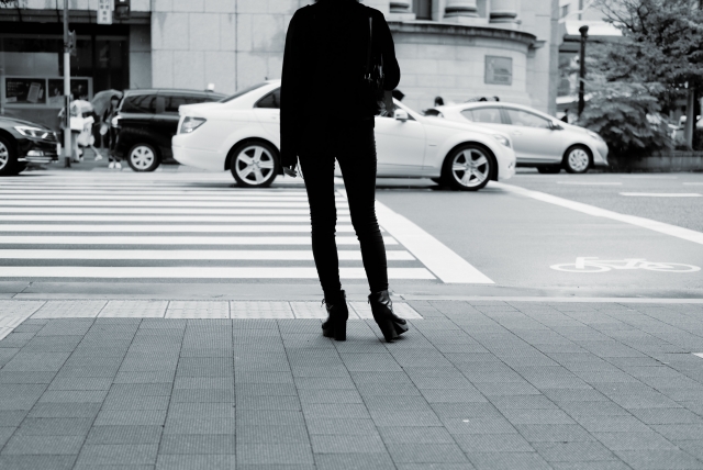 名嘴爆料昔日的八點檔天王愛吃軟飯，而且愛買名牌，外出堅持坐跑車代步。（示意圖，pixabay）