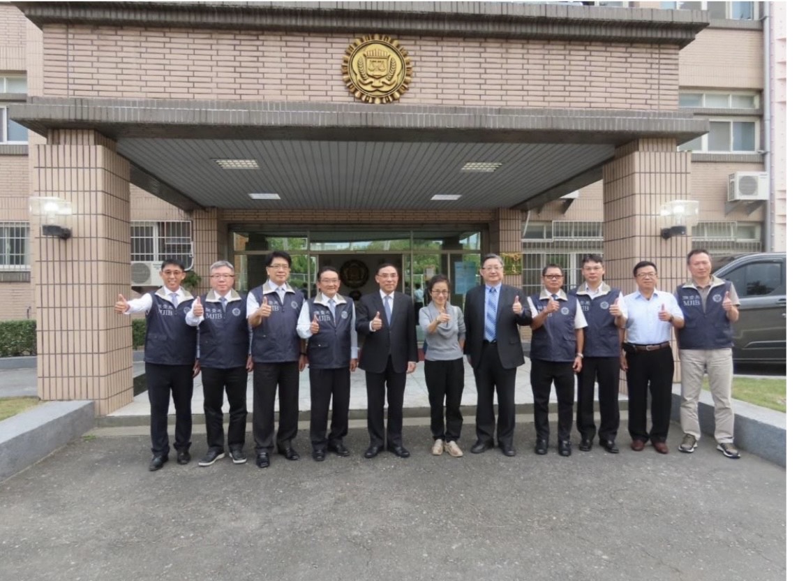 法務部部長蔡清祥和屏東地檢署檢察長陳盈錦蒞臨屏東縣調查站。