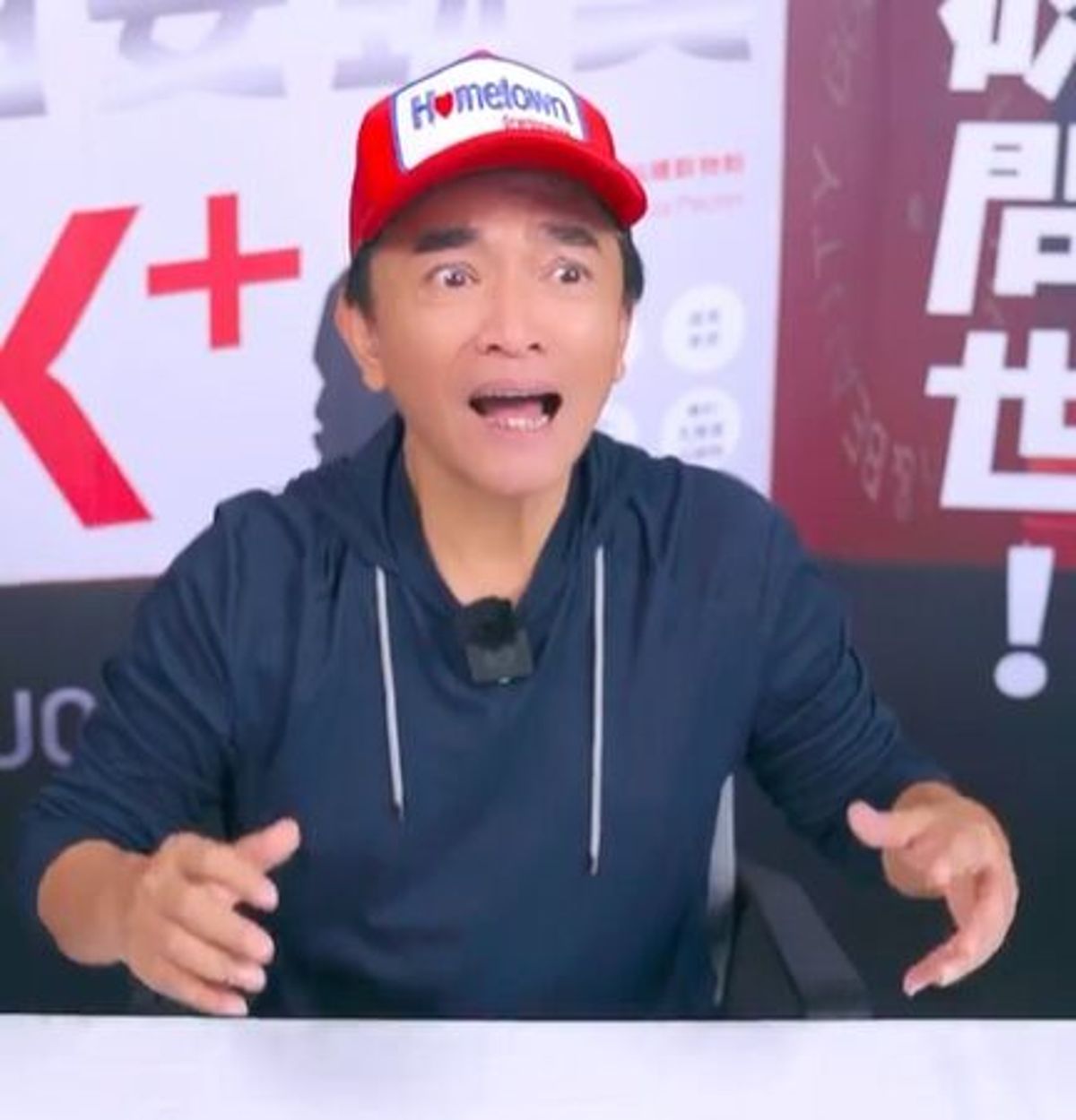 Sandy錄影遭出征,吳宗憲開直播護航。(翻攝自吳宗憲臉書)