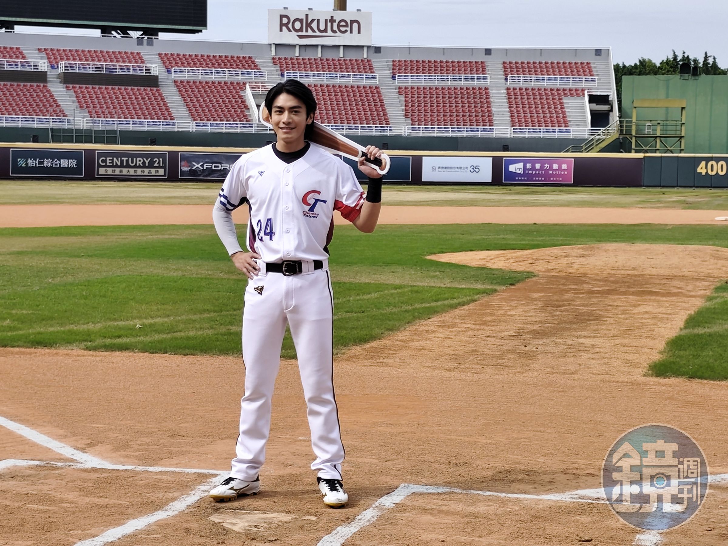宋柏緯飾演「台灣隊長」陳傑憲，光是外型已贏了一半。
