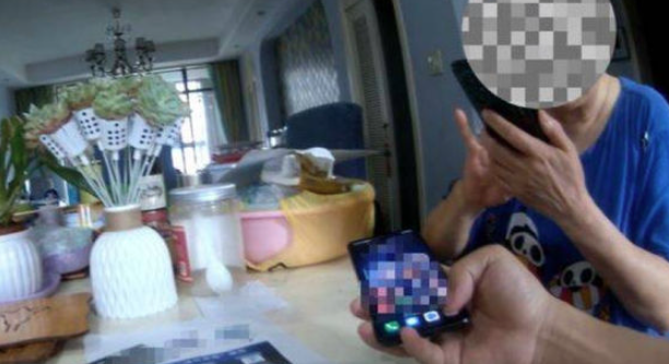 中國一名婦人因為煮晚飯，成功保住自己上百萬的退休金。（翻攝自微博）