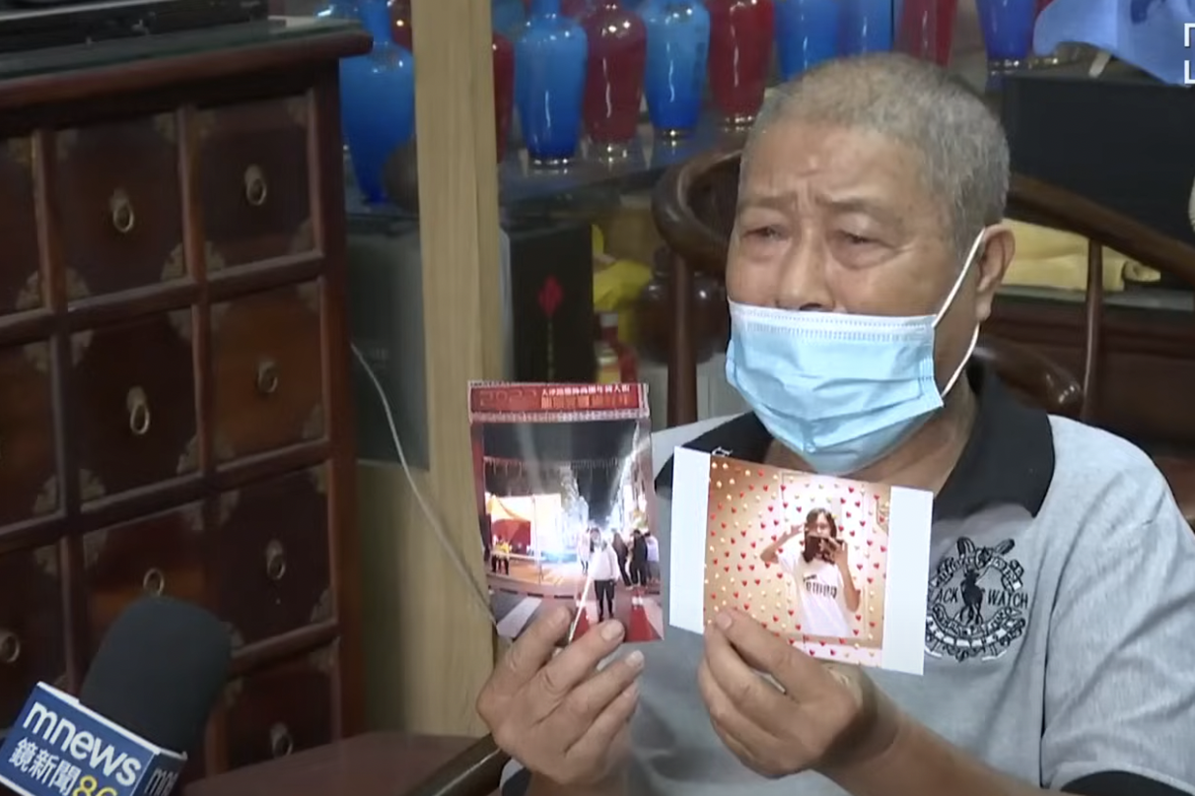 李女的阿公受訪時,數度哽咽落淚。(翻攝自鏡新聞YT頻道)