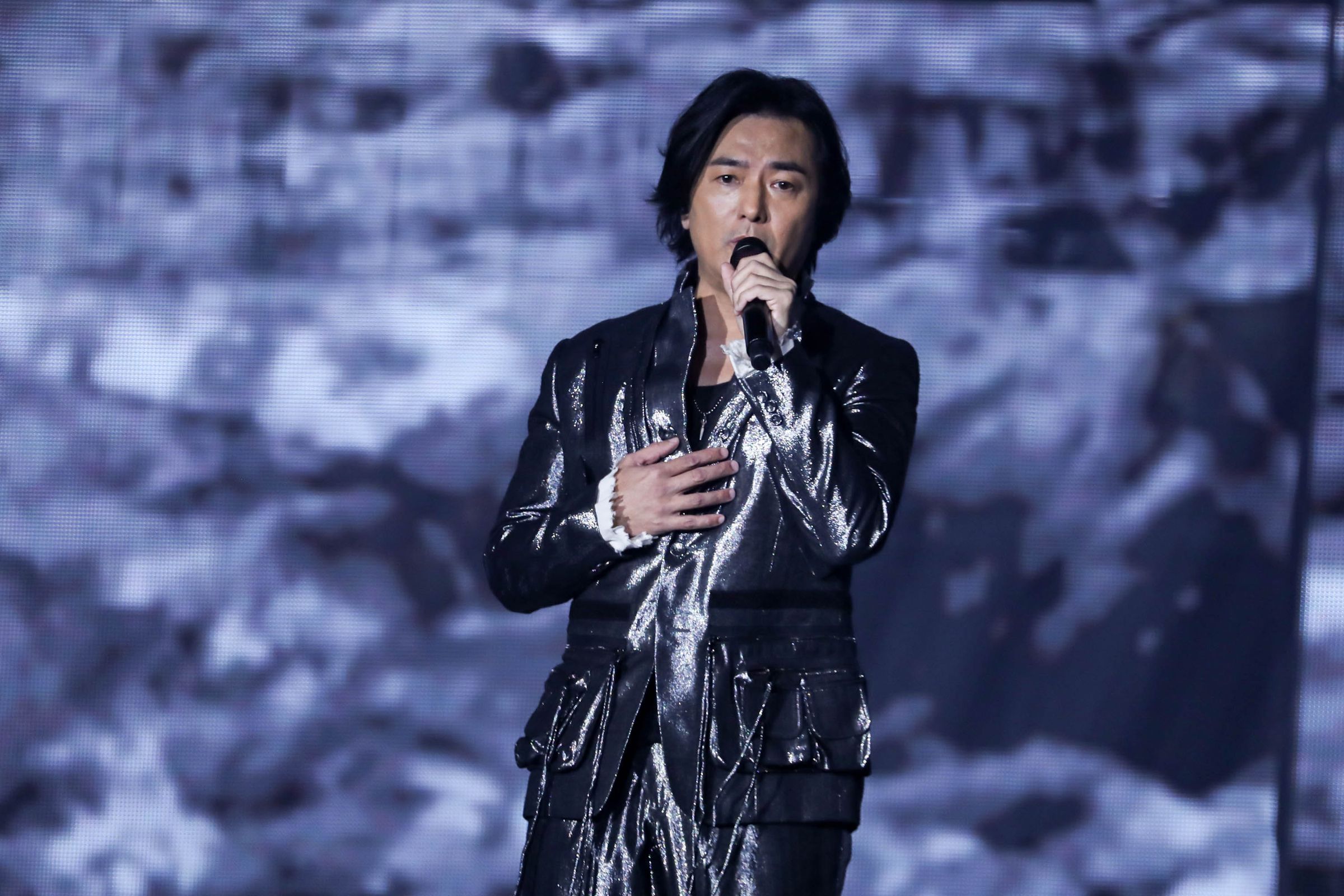 鄭伊健首度攻上高雄巨蛋舉辦「HERE&NOW」演唱會。(小金鹿娛樂提供)