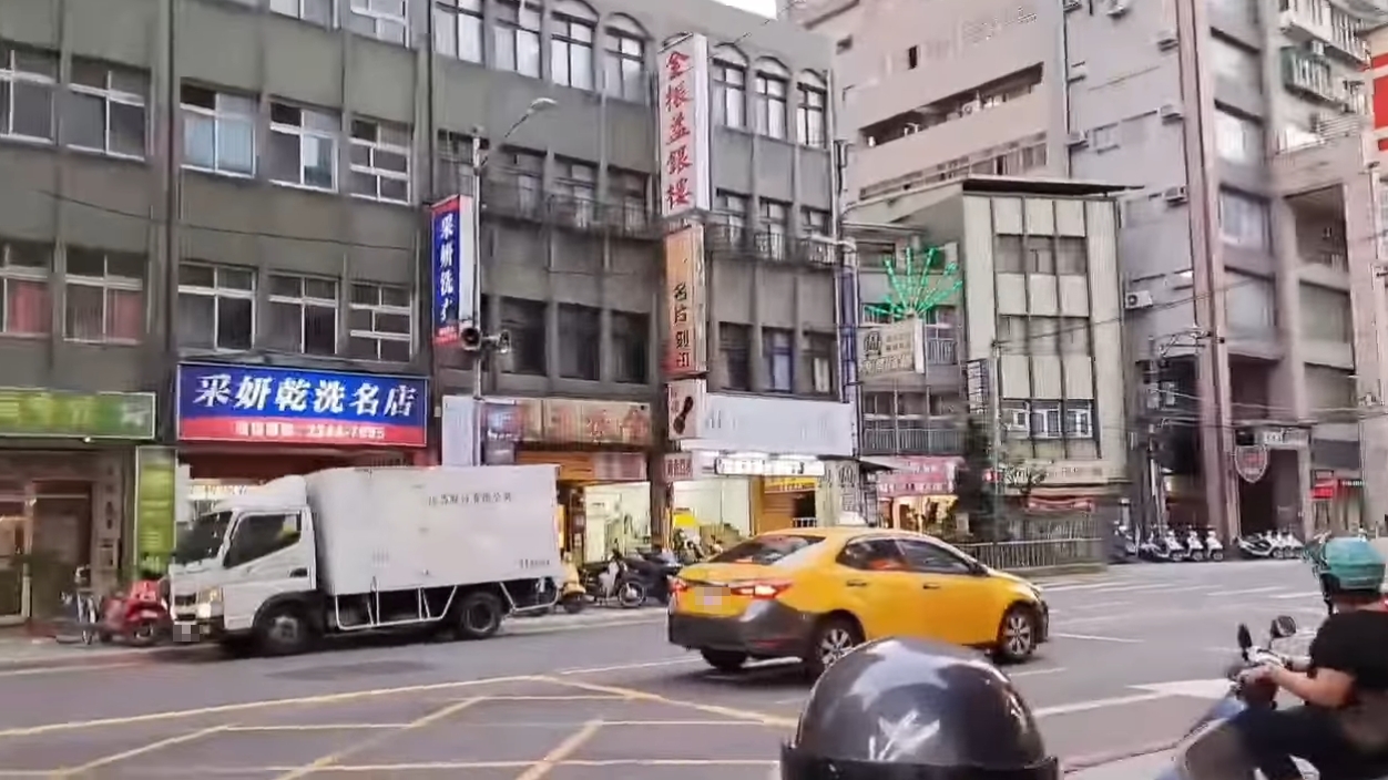 新北市中和區居民今（8）日下午聽到警報大響，且持續了1分鐘。（翻攝自張維倩臉書）