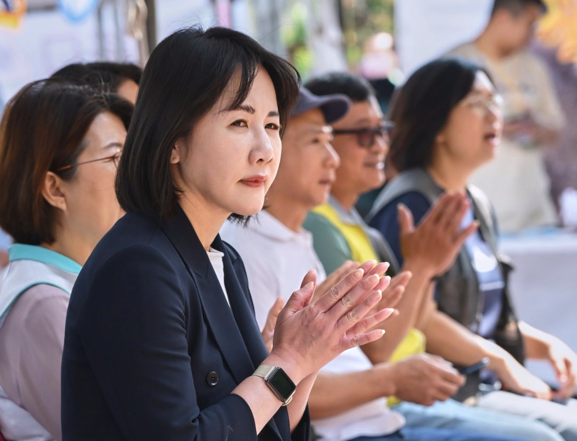 國民黨宣布徵召律師魏平政參選彰化縣長，藍委謝衣鳯自嘲，「我已經領便當了」，並提到現在才要進入高潮。（翻攝自謝衣鳯臉書）