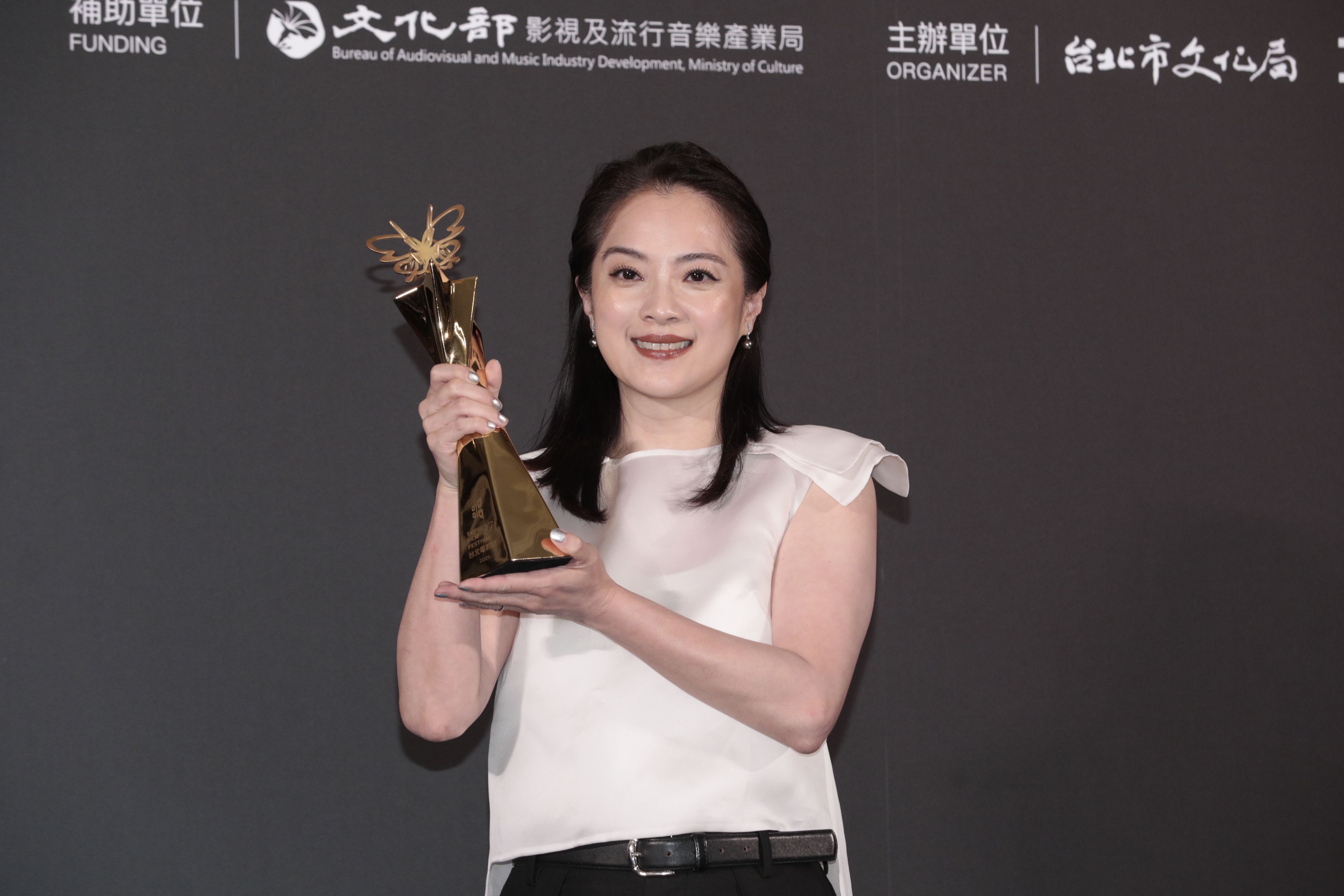 儘管沒有當過媽媽，高伊玲在《我家的事》演出母親的種種面貌，讓她奪下最佳女主角。