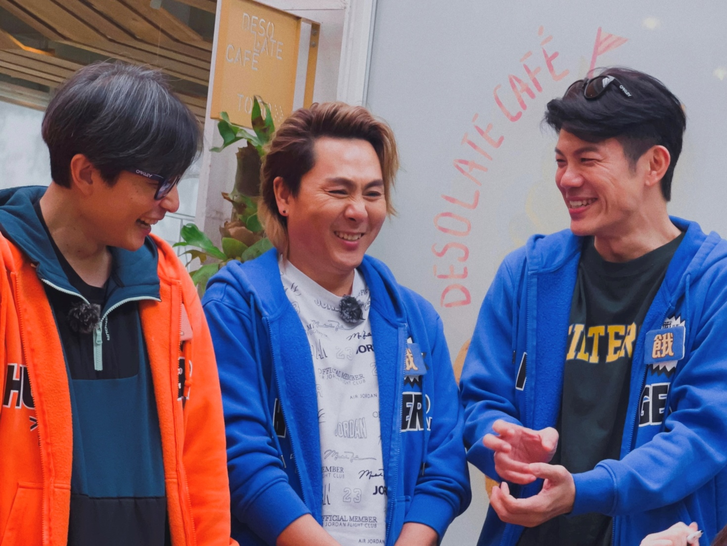 陳志強（右）上《飢餓遊戲》錄影。（中視提供）