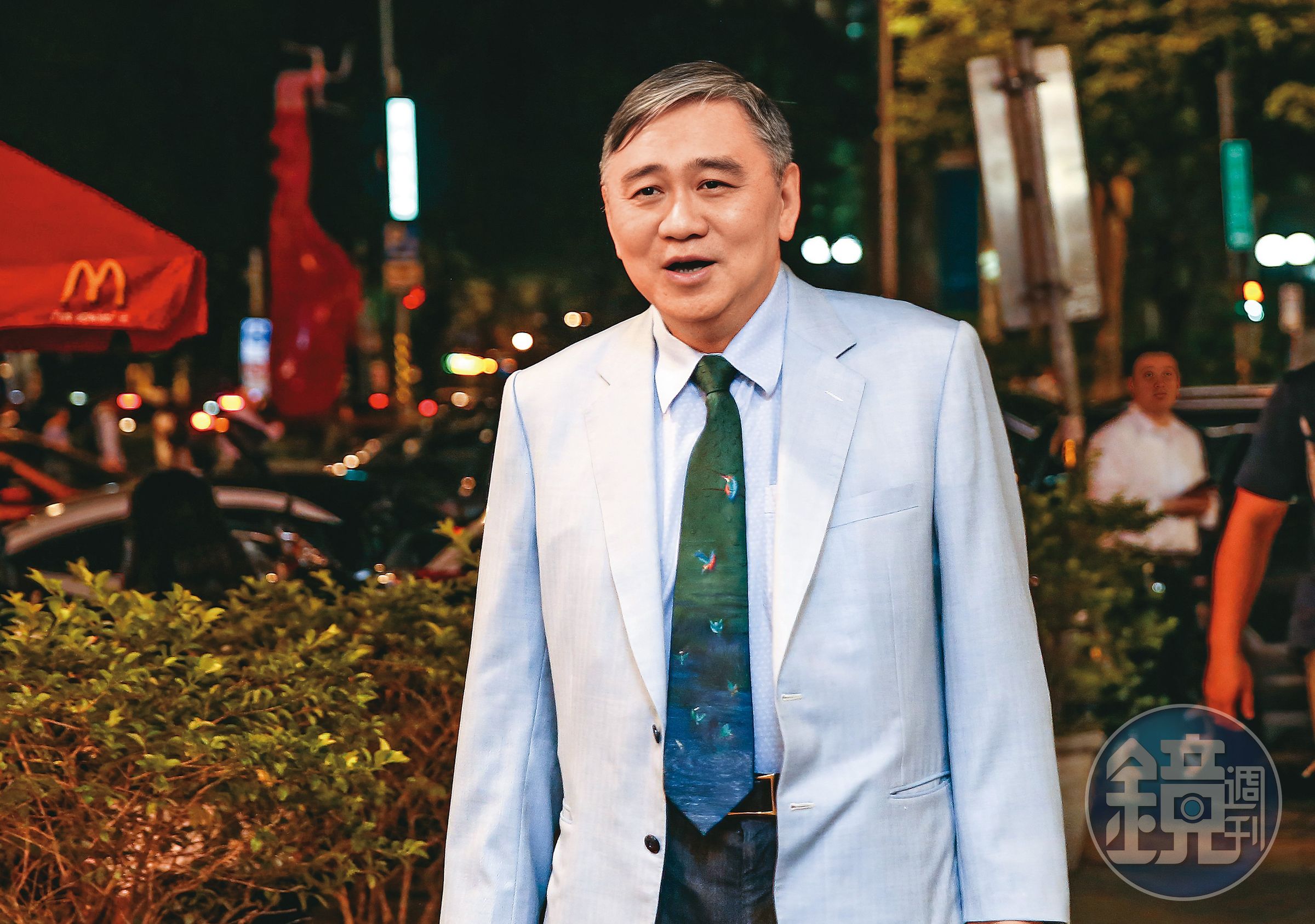 即將過75歲生日的王文洋,不因認子風波卻步,又傳出穩交20歲女大生。
