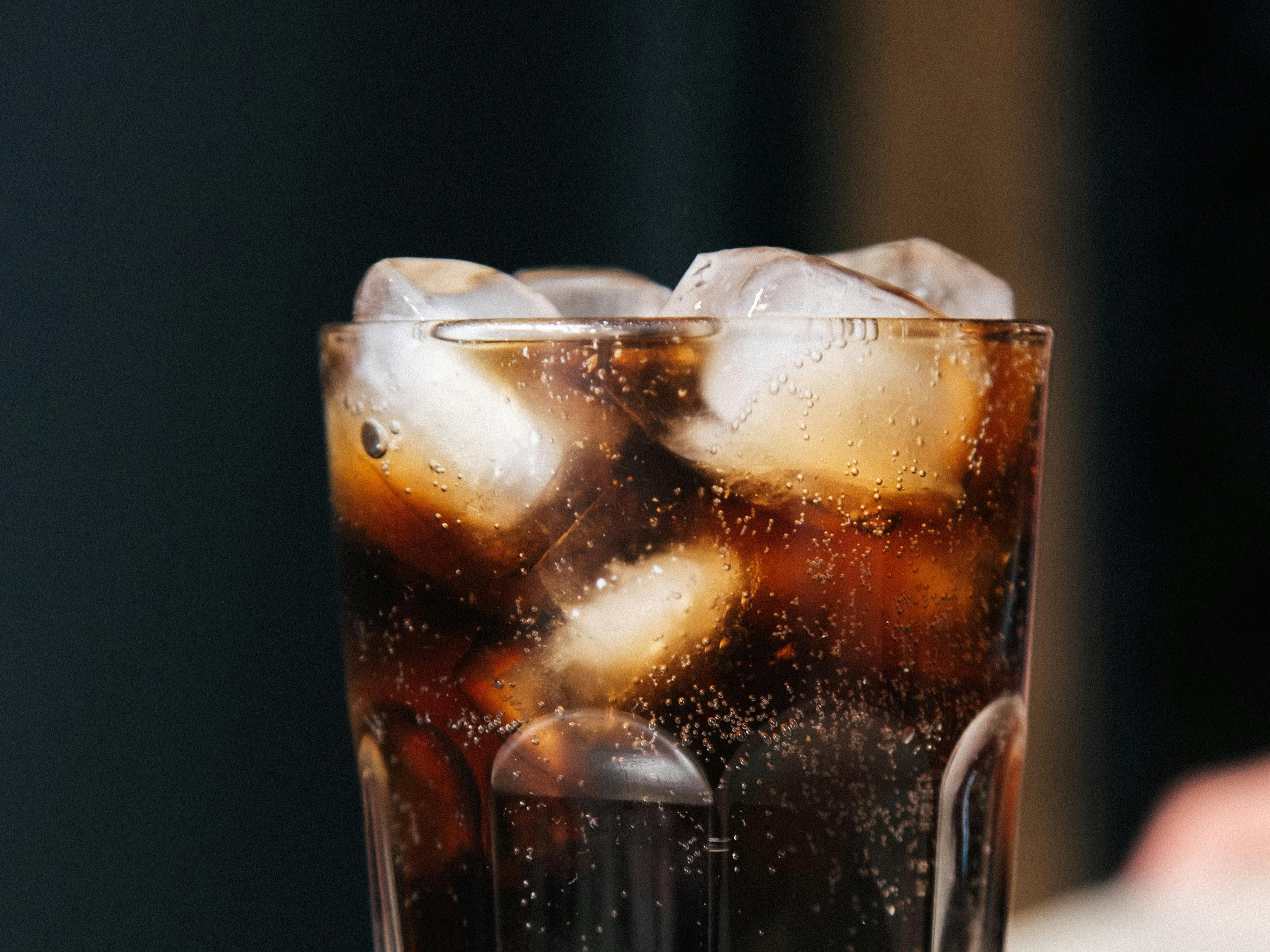 研究指出，一杯可樂可能使「健康壽命」減少約12分鐘。（翻攝自pexels）