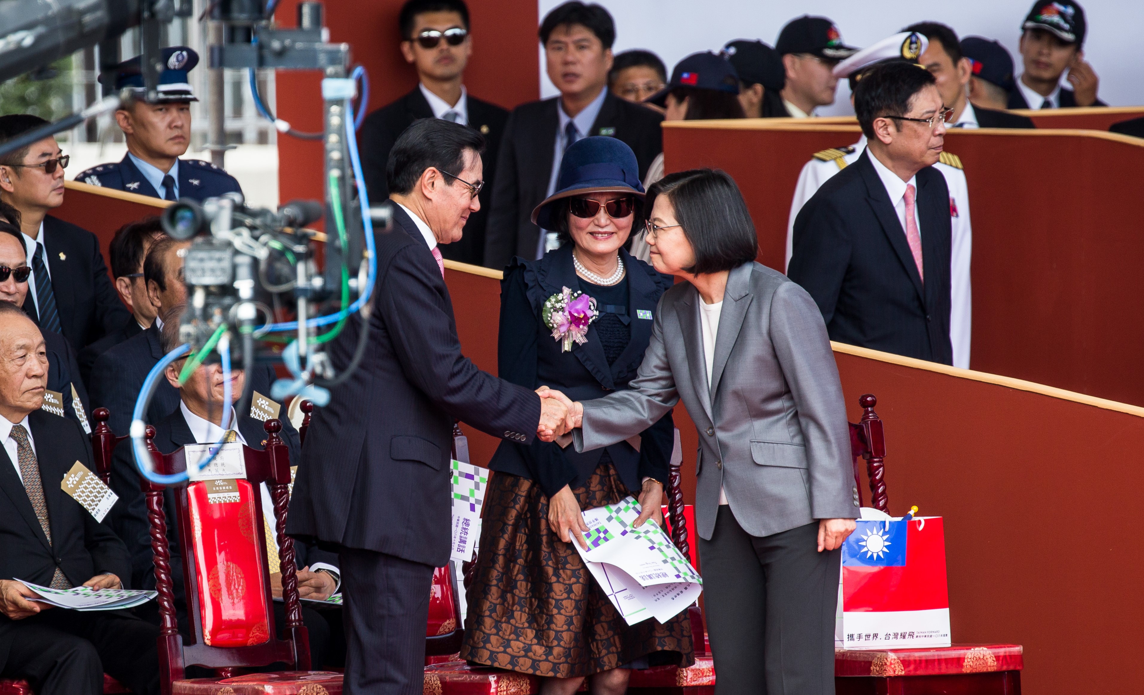 馬英九往年都會應邀出席國慶大典，但今年他以反對台獨為由拒絕出席。圖為2019年國慶大典，當年英文活動名稱為「Taiwan Forward」。