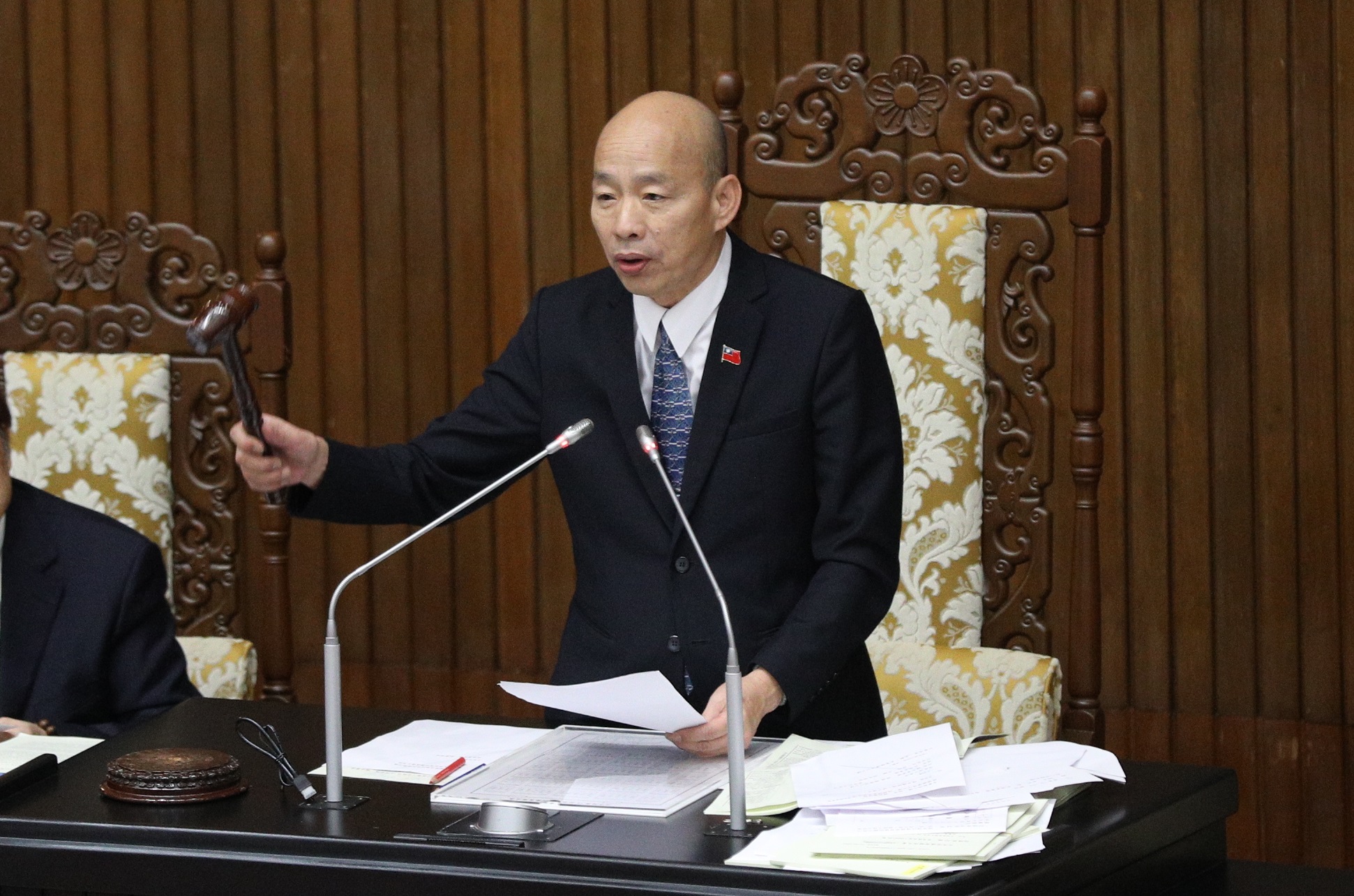 凱米颱風給中南部帶來超大豪雨，淹水災情慘重，立法院長韓國瑜表示，典亮基金會將購買5000瓶消毒水分發給需要的受災民眾。（本刊資料照）