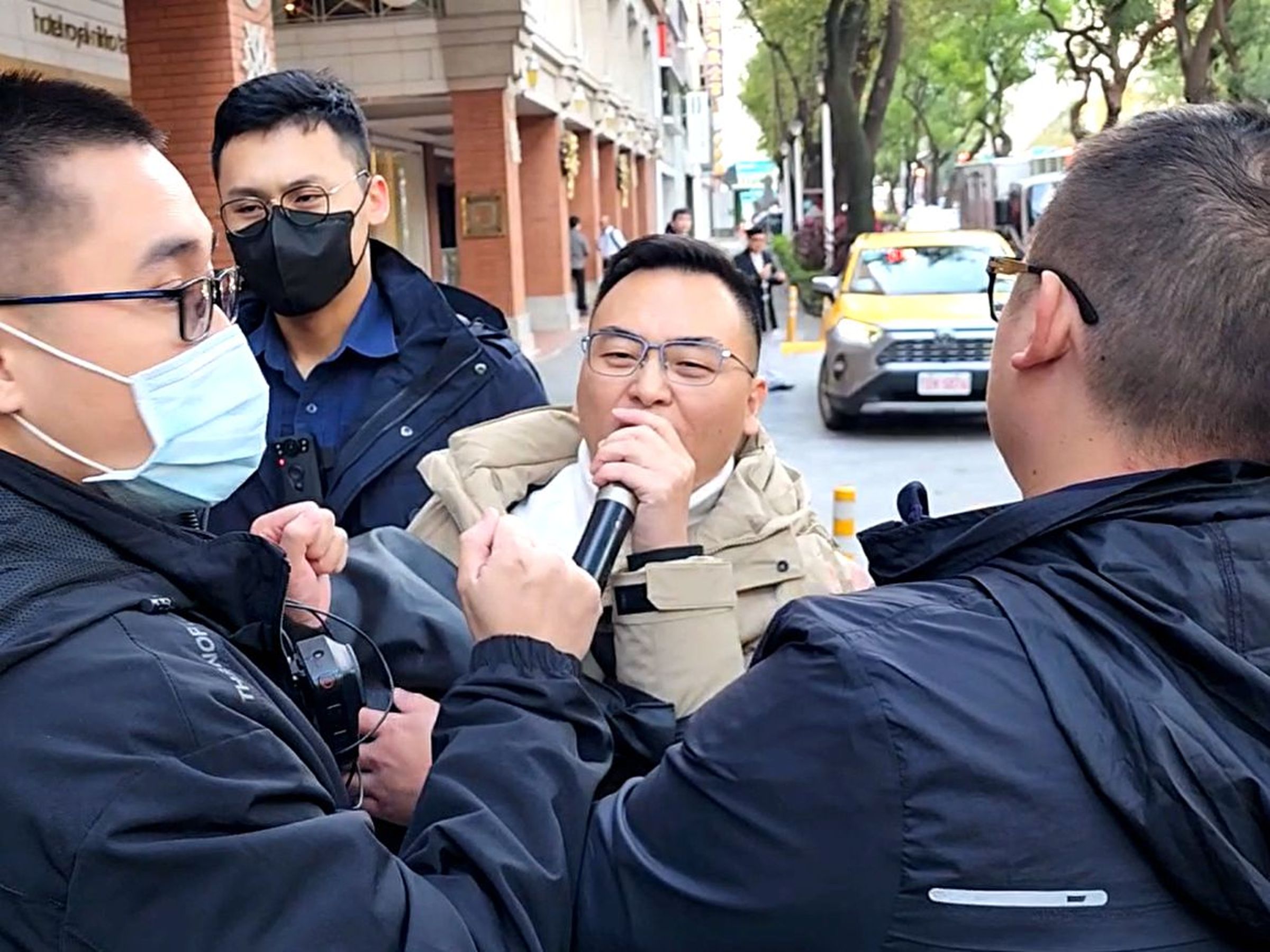 游智彬等新黨人士反嗆台灣基進破壞交流。（翻攝自游智彬臉書）