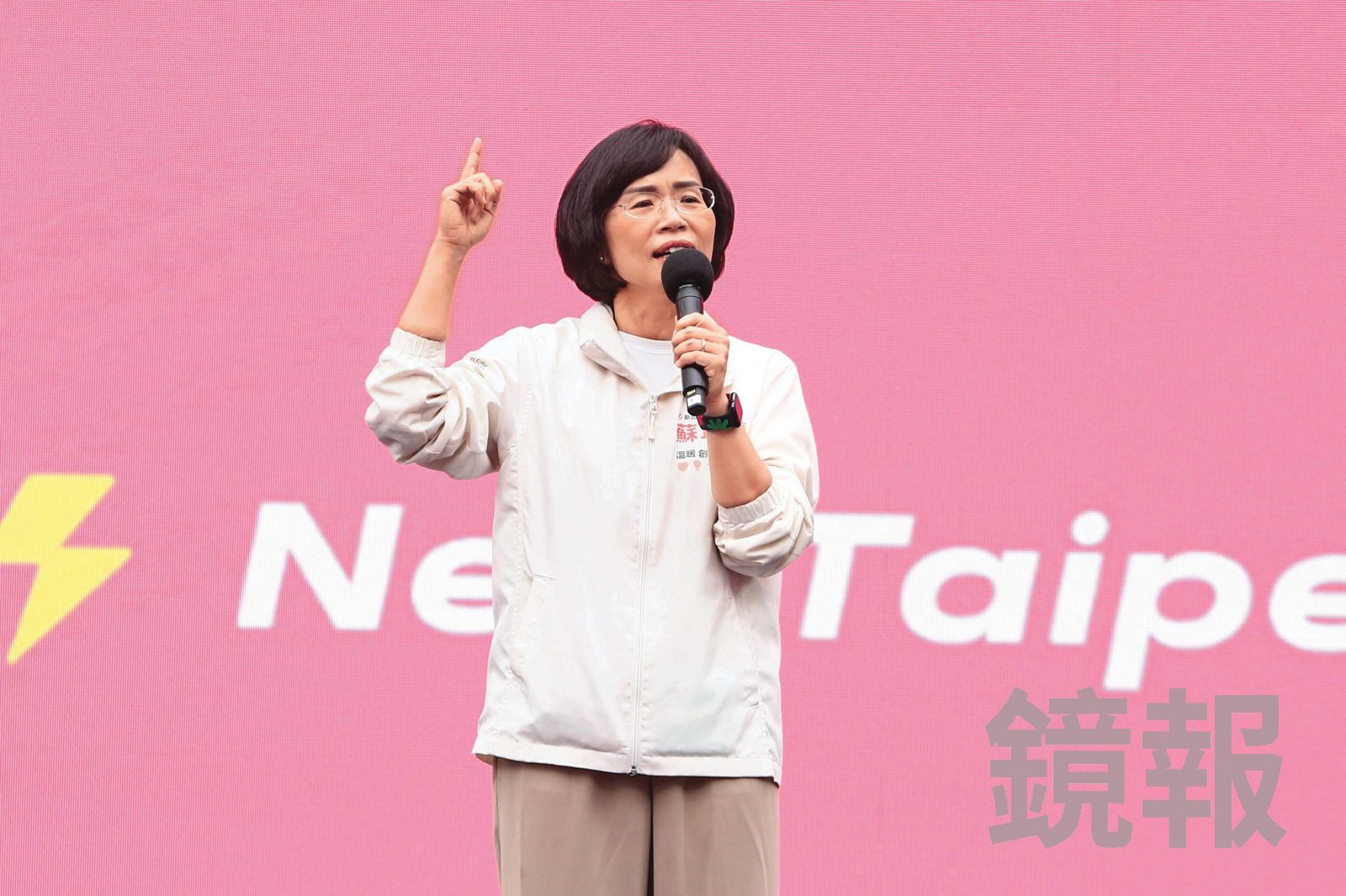 民進黨新北市長參選人蘇巧慧逆勢上揚，近期已在多份民調與對手李四川追平甚至反超，2人打成麻花捲。（鏡報李鍾泉）