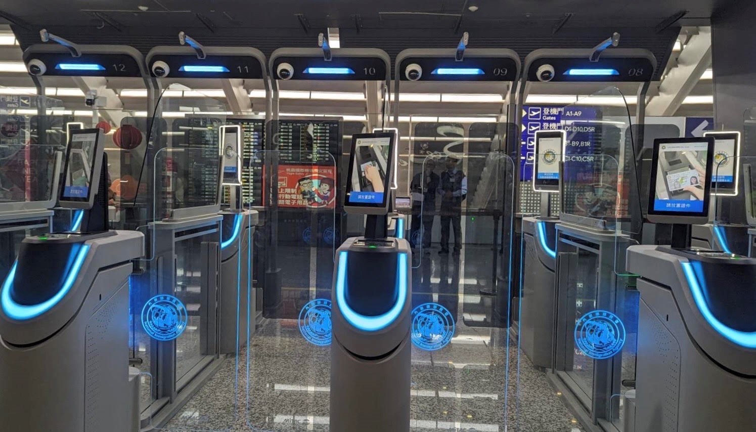 自動查驗通關系統（e-Gate），目前已完成第一階段汰換及更新。（移民署提供）