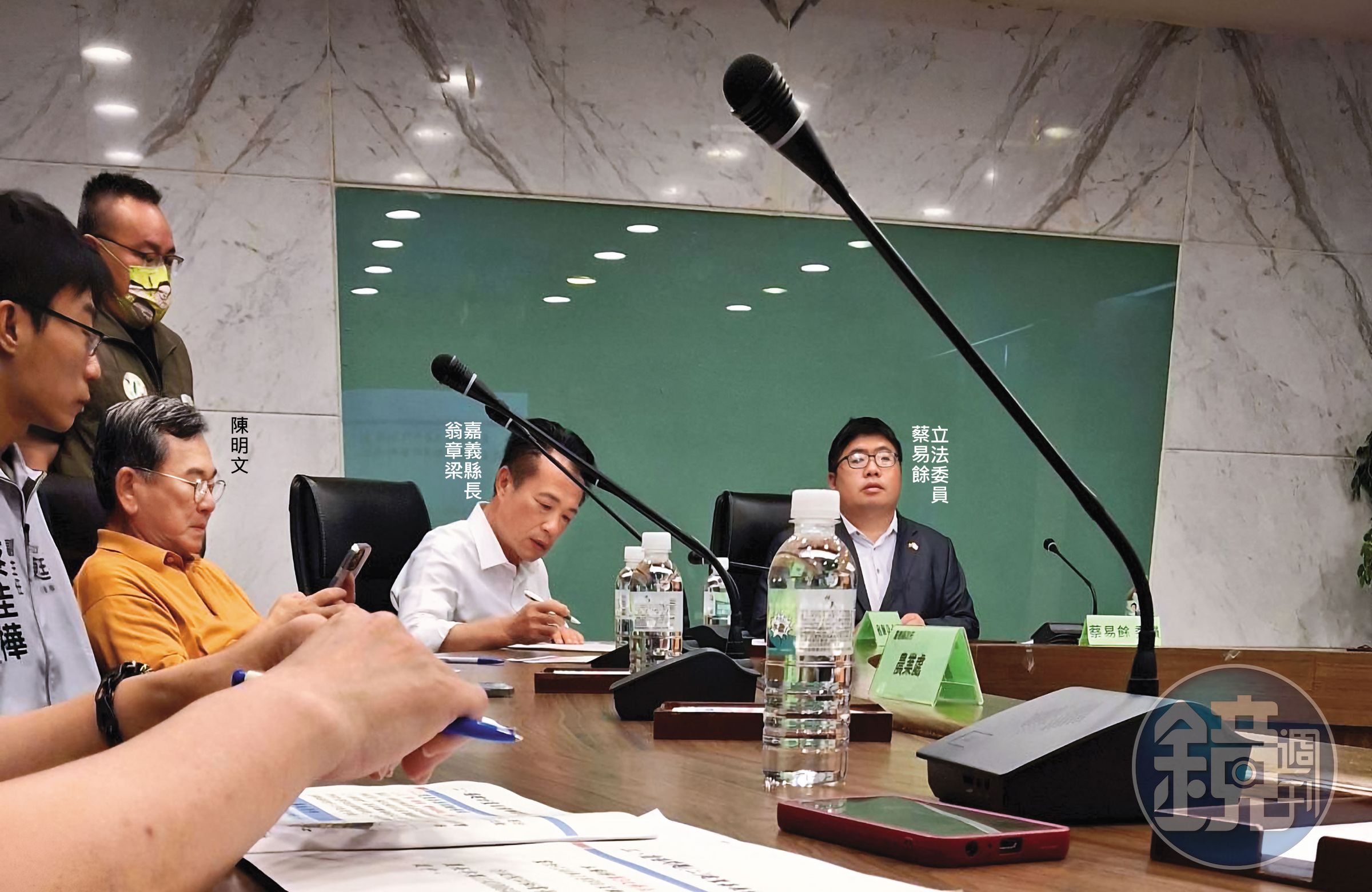 前立委陳明文遭控不請自來,在會議中對官員下指導棋、嗆聲。(讀者提供)