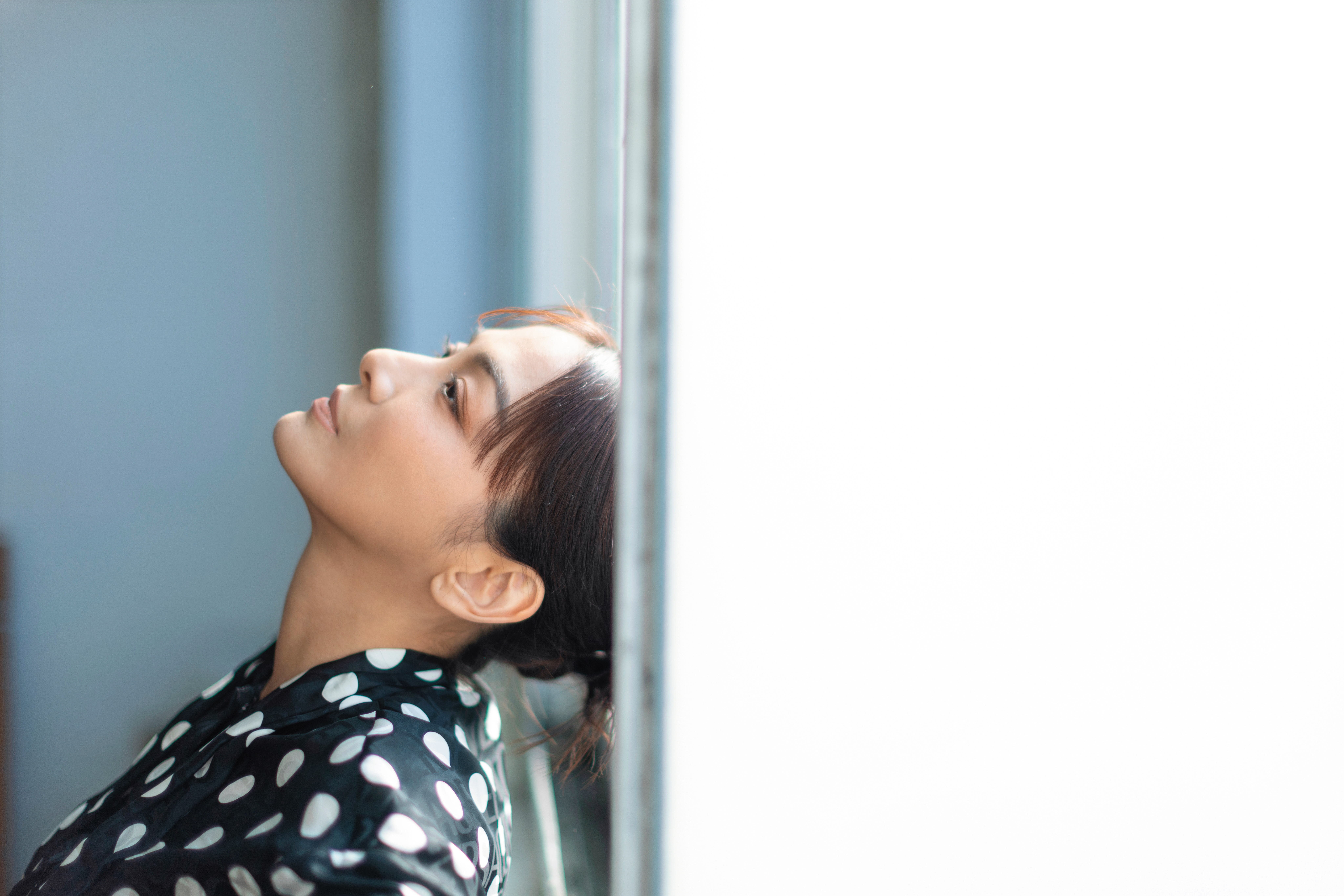 江祖平言談爽朗，她細膩而共感的一面，多半是在演戲，或是自己看劇時發散感染力，更許願：「想演一些破碎人格的戲。」