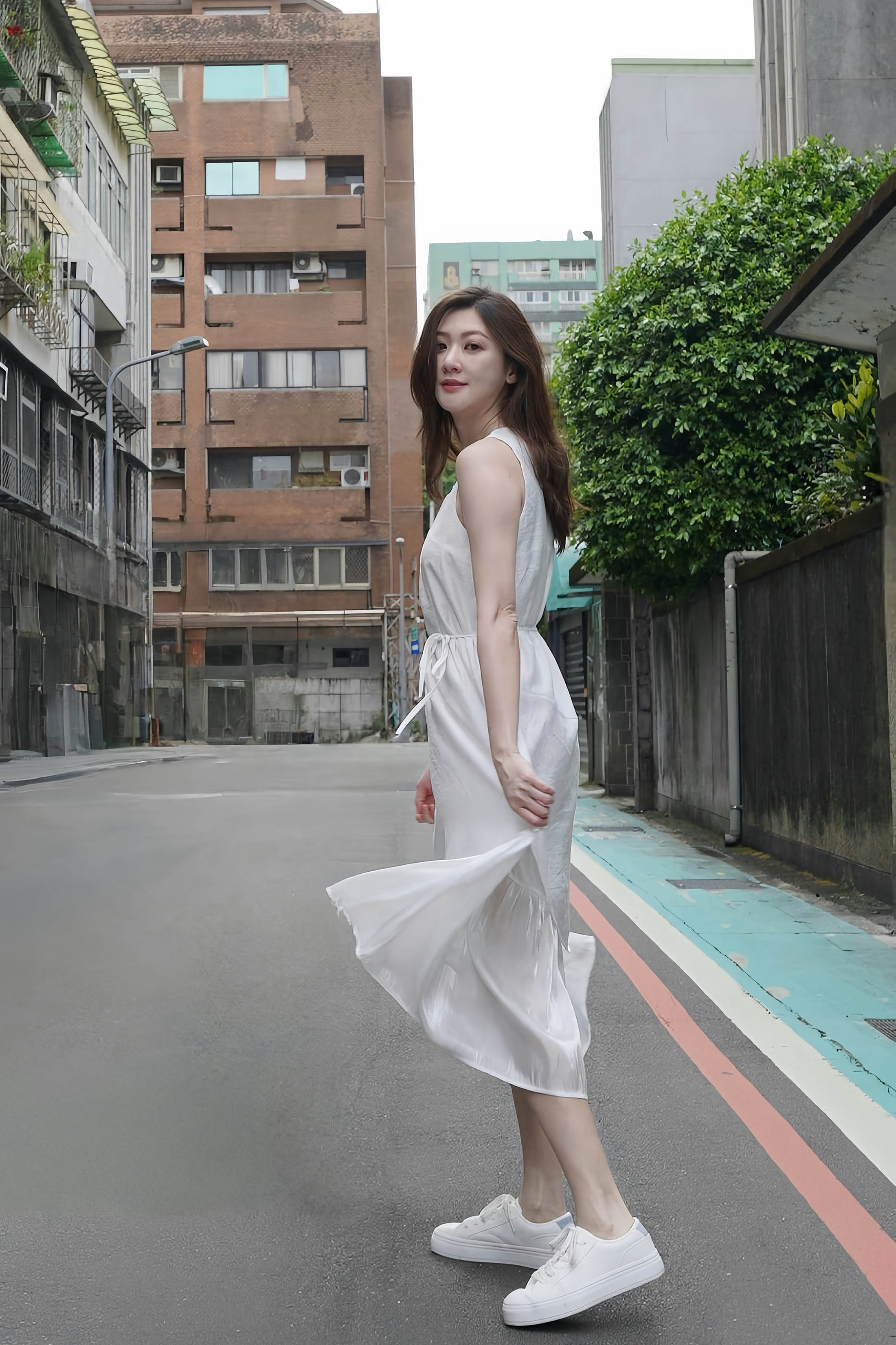 母親節前夕遇活動取消，林逸欣南下返家與家人吃飯慶祝。（欣宇宙音樂提供）