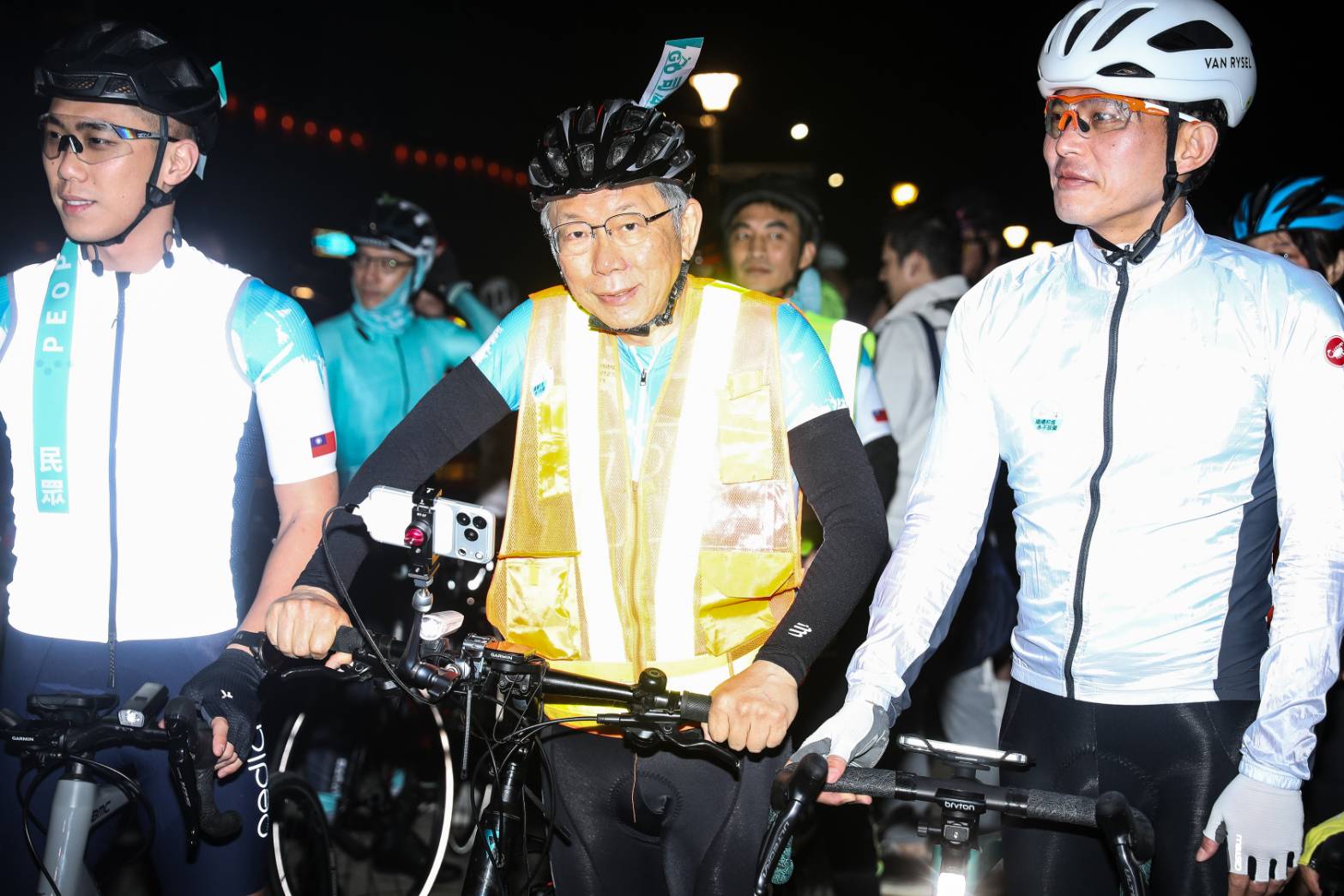 針對陳佩琪臉書粉專一度消失,柯文哲今日回應,臉書也不是我管的,消失跟重新出現,我完全不知道發生什麼事情」。(鏡報鄒保祥)