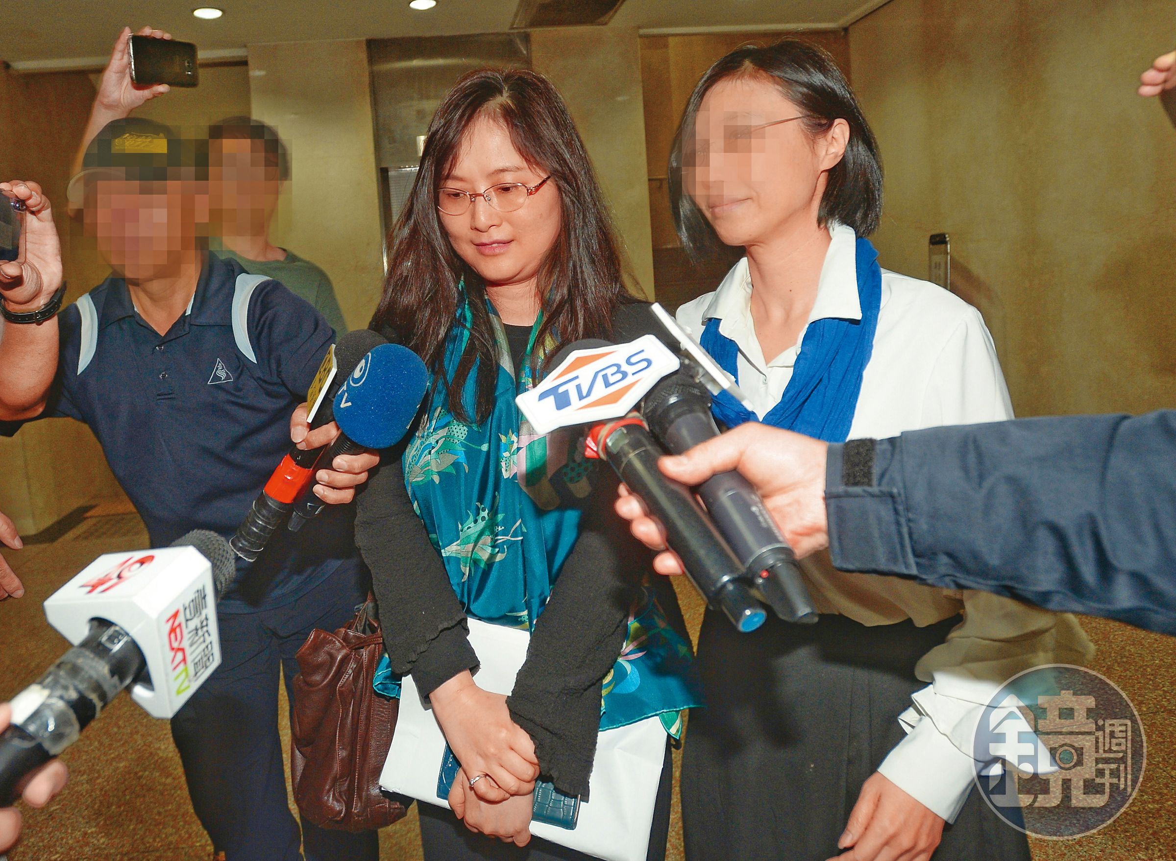 王文洋與呂安妮(右二)分手後,曾因呂安妮讓他見不到兩人所生的兒子,而提起訴訟。
