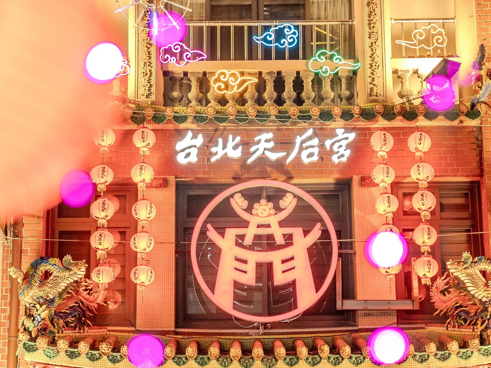 台北天后宮位在燈節西門展區,推薦民眾順道走訪。(北市府提供)