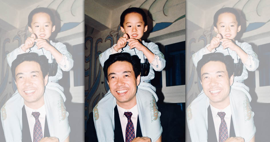 薄瓜瓜臉書大頭貼是和父親薄熙來的合照。