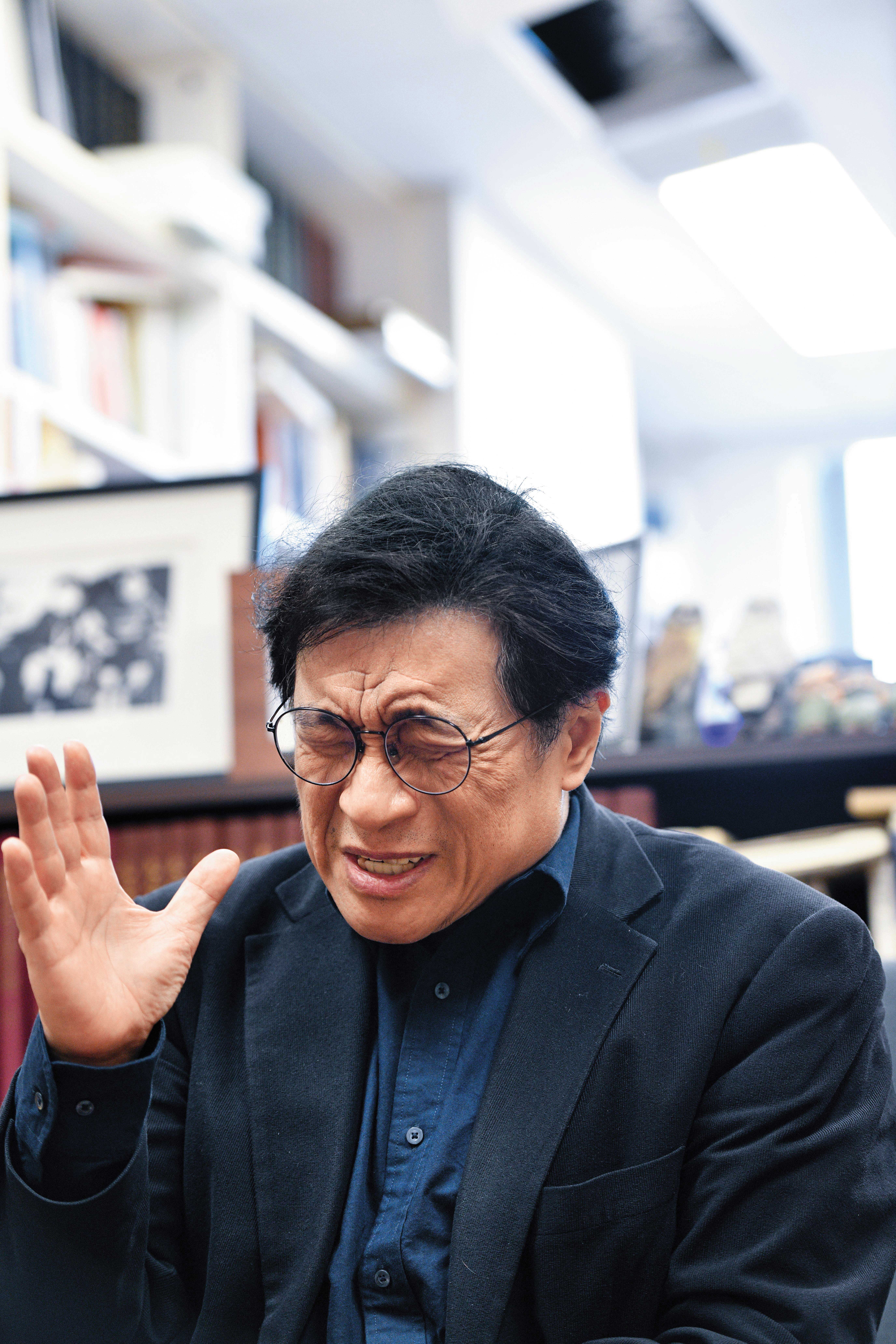 吳叡人擅長說話,語言極具感染力,說到激動處如同起乩。