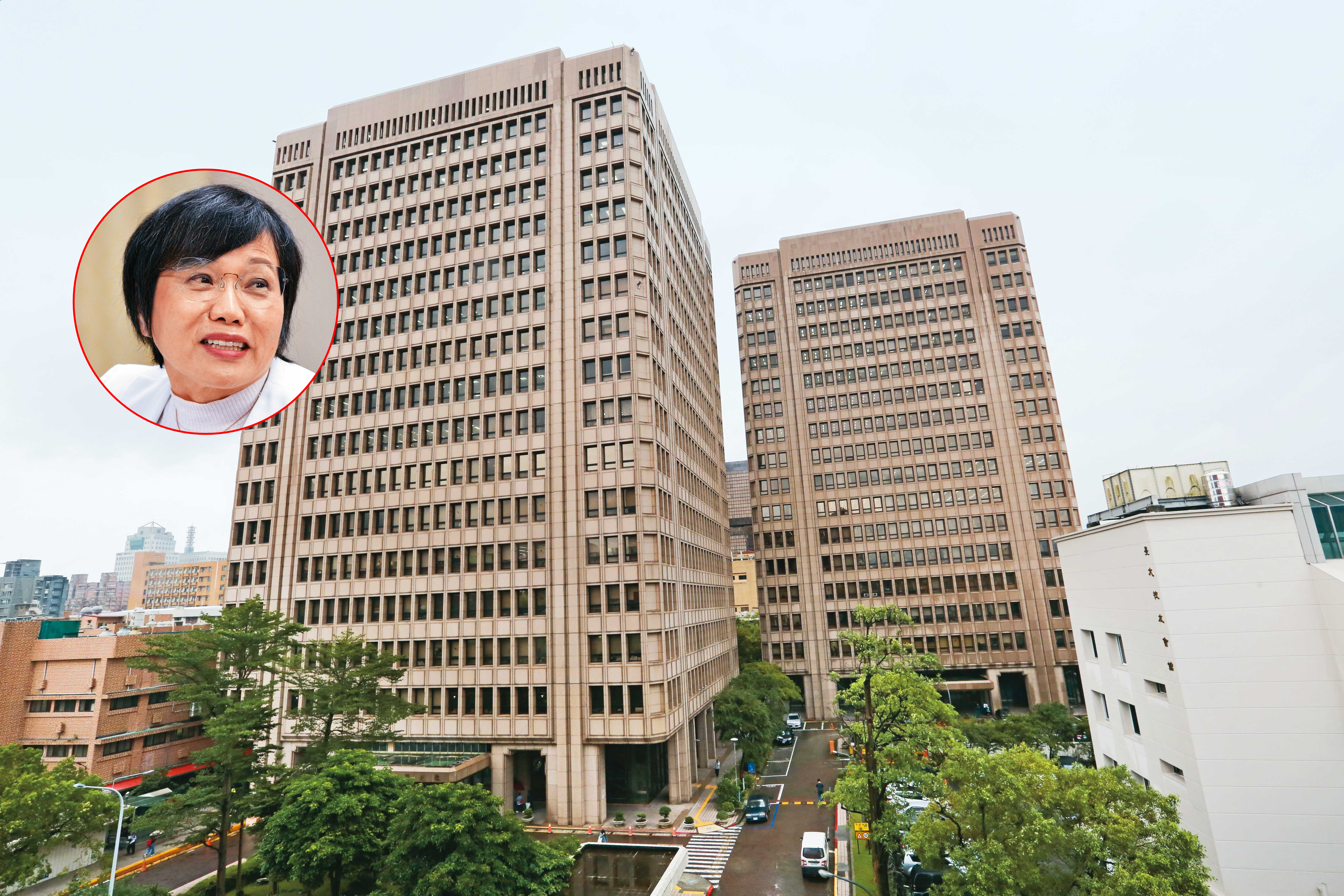 內政部（右圖）11月底剛建置好「FACE8台灣臉霸」差勤打卡系統，爆料人憂心部長劉世芳（左圖）恐也成為個資外洩的受害者。