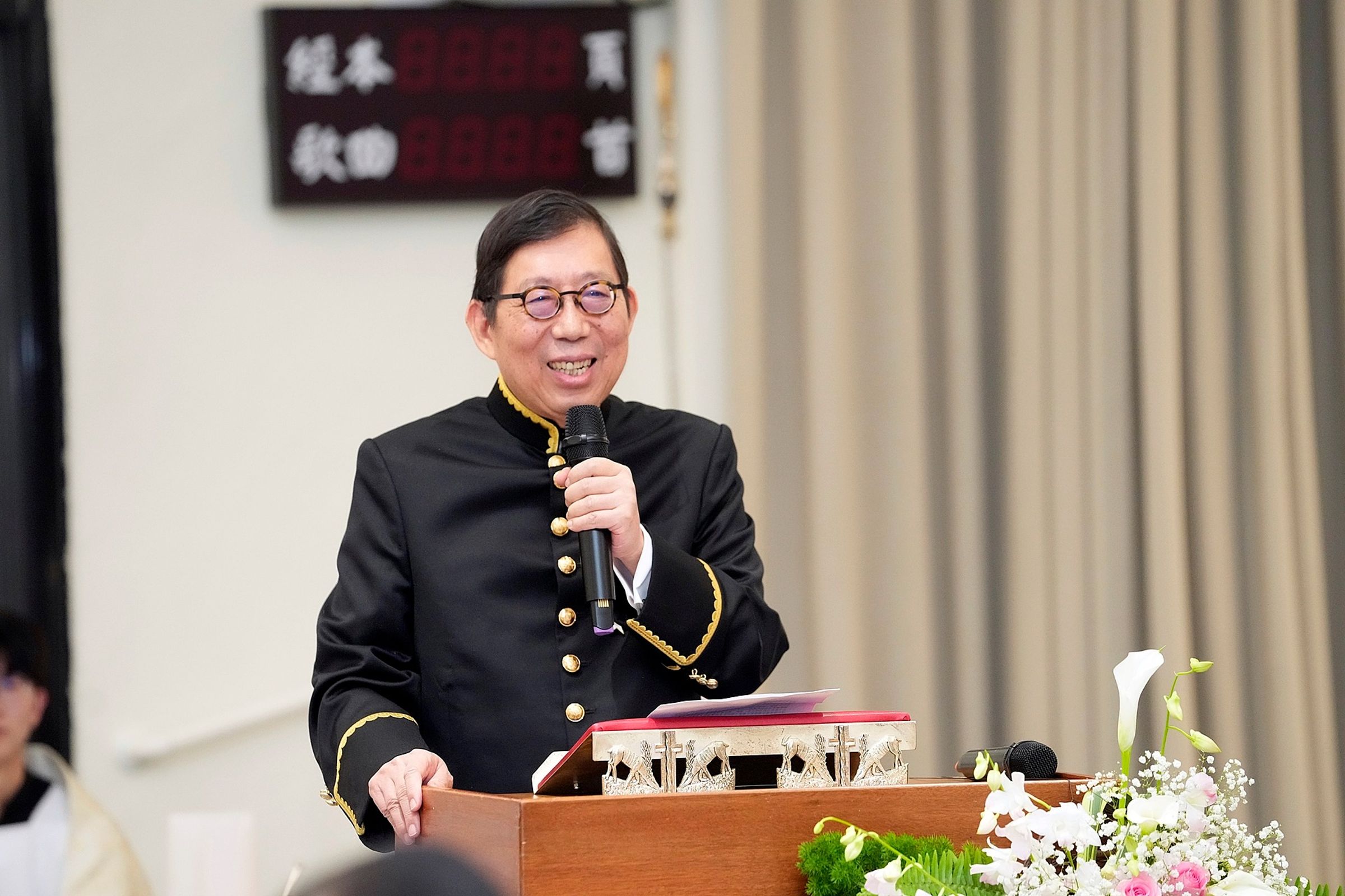 蔡明興在典禮中致詞。(翻攝天主教輔仁大學臉書)