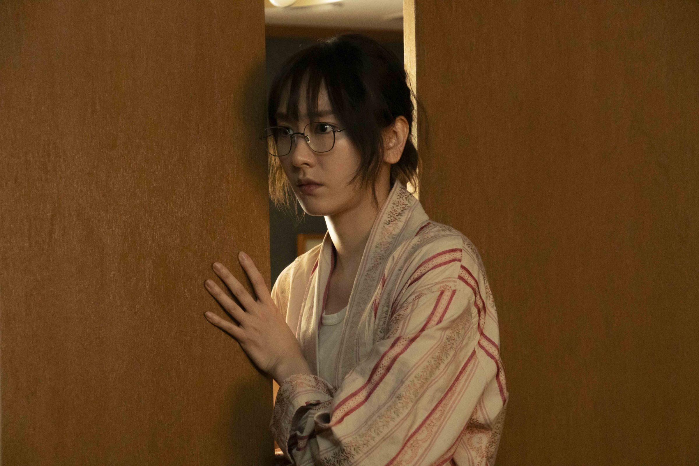《異國日記》中新垣結衣飾演35歲的社恐小說家。(天馬行空提供)