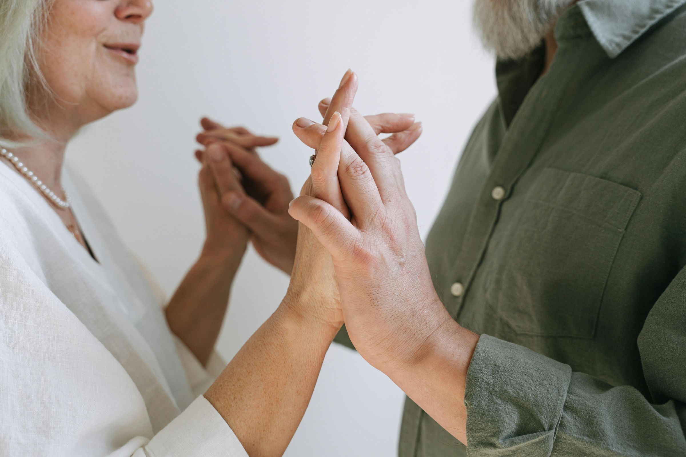 只要懂得調整姿勢與心態，60歲後依然能享受親密時光。（示意圖，Pexels）