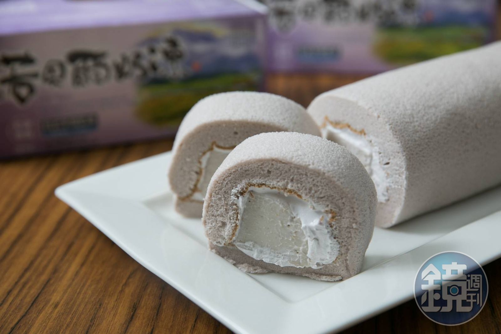芋頭奶凍捲為最熱銷的口味之一,以大甲芋頭烤製成芋泥做成奶凍,味道更濃厚。(日式芋頭奶凍,230元/條)