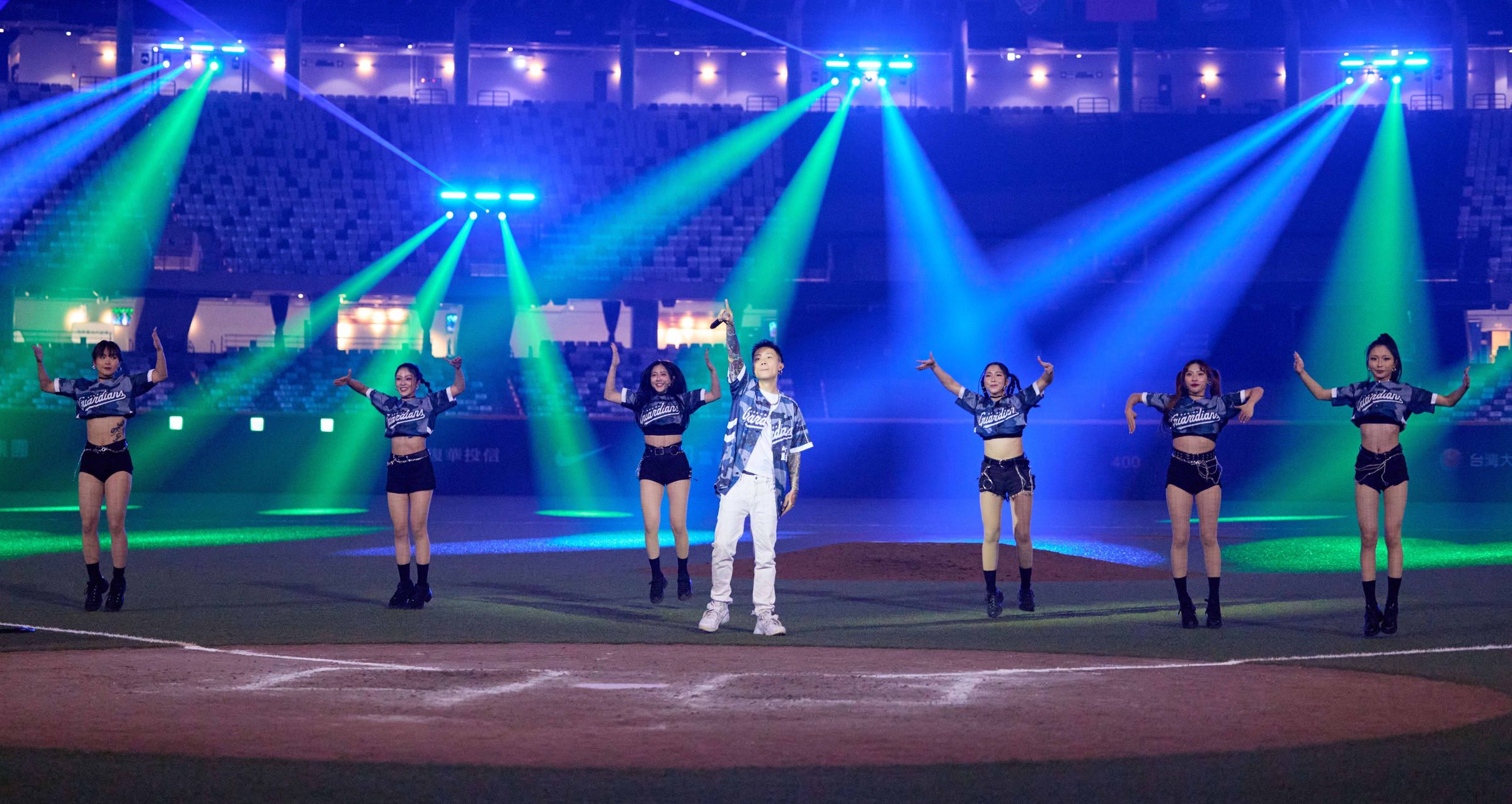 蕭秉治受邀參加「富邦證券G!POP流行音樂節」，站上大巨蛋表演。（相信音樂提供）