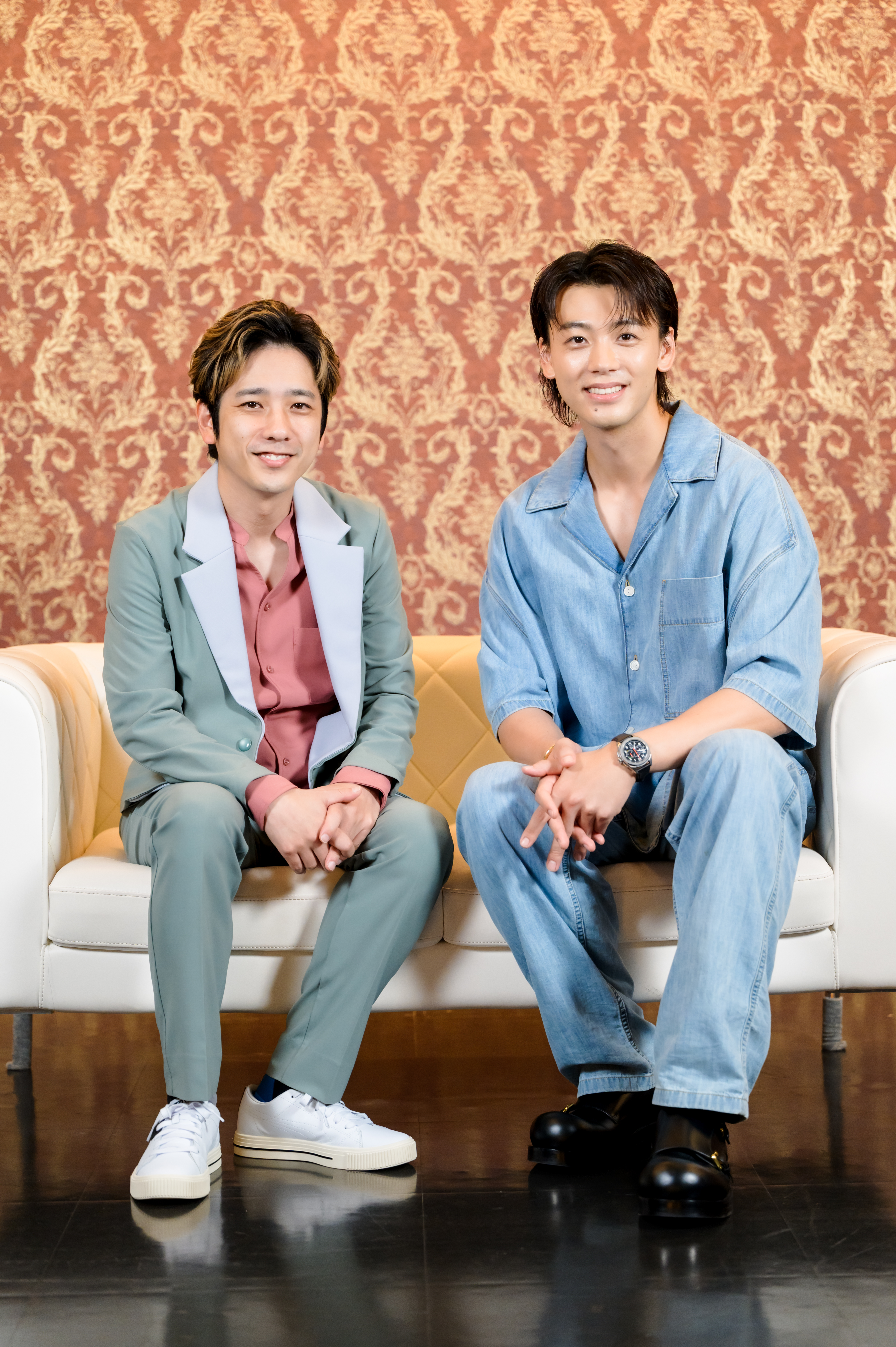 二宮和也(左)與竹內涼真今晚(13日)在《黑色止血鉗2 - 惡魔外科醫生 -》的特別見面會與千名粉絲同樂。(大鴻藝術提供)