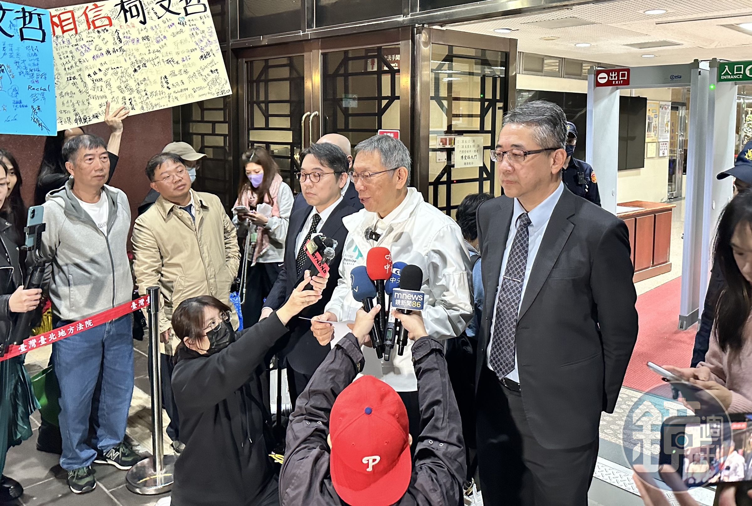民眾黨前主席柯文哲一審由鄭深元、陸正義及蕭奕弘律師辯護，重判17年後已委任新律師。(本刊資料照片)