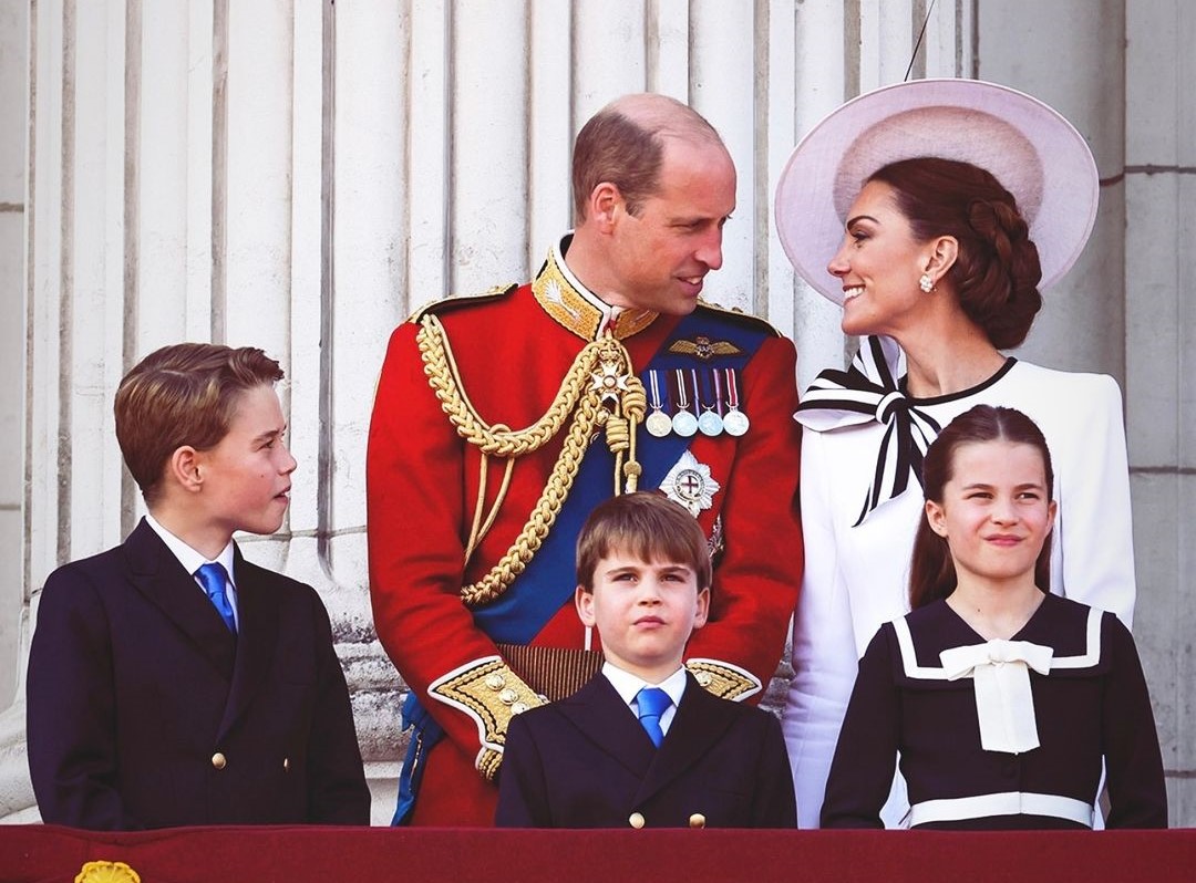凱特王妃15日與丈夫威廉王子、3名子女現身皇家閱兵儀式，這是她罹癌後首度公開露面。（翻攝princeandprincessofwales IG）