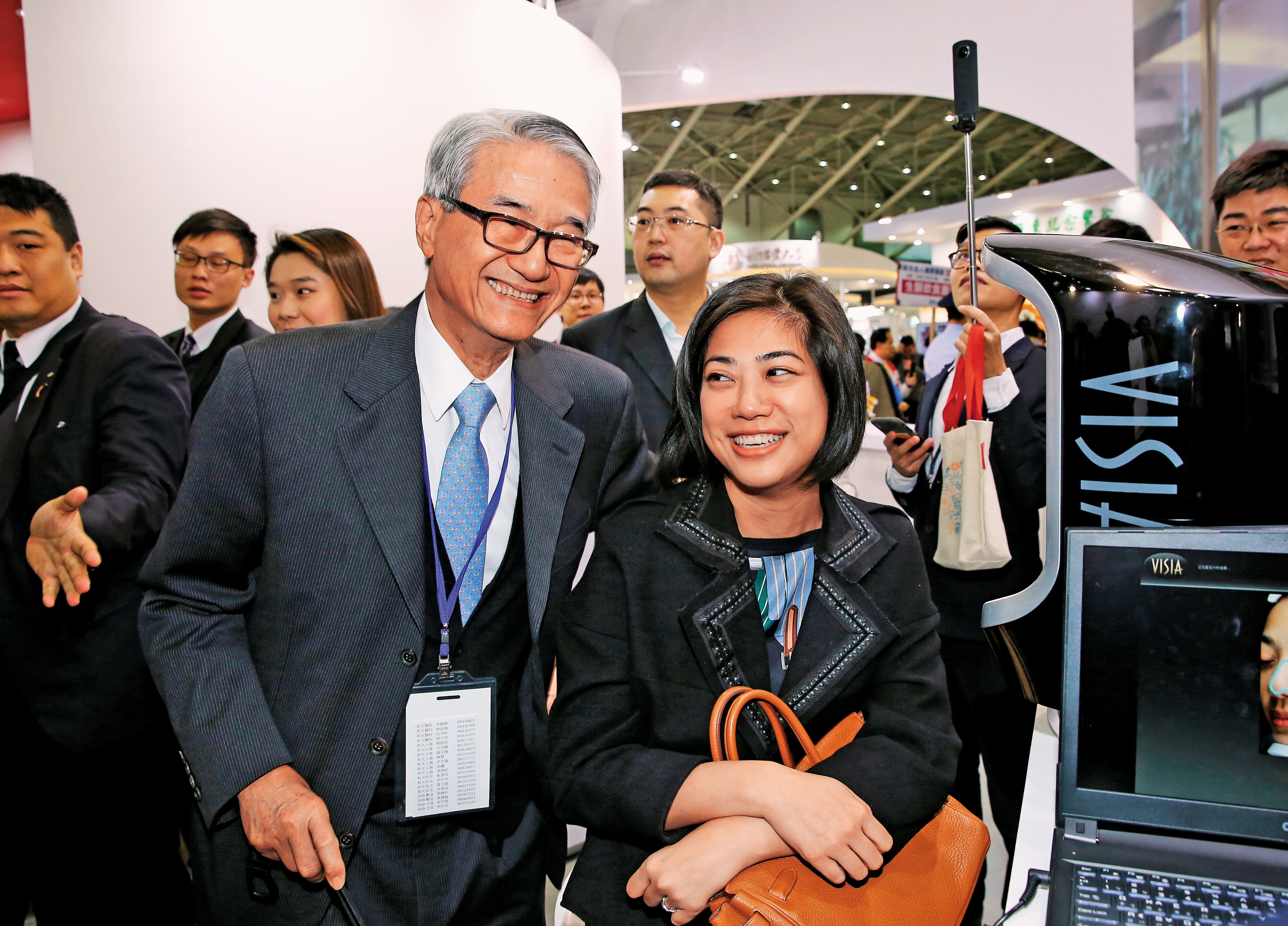 吳東進不滿吳東亮將他的次女吳欣儒踢出經營團隊。