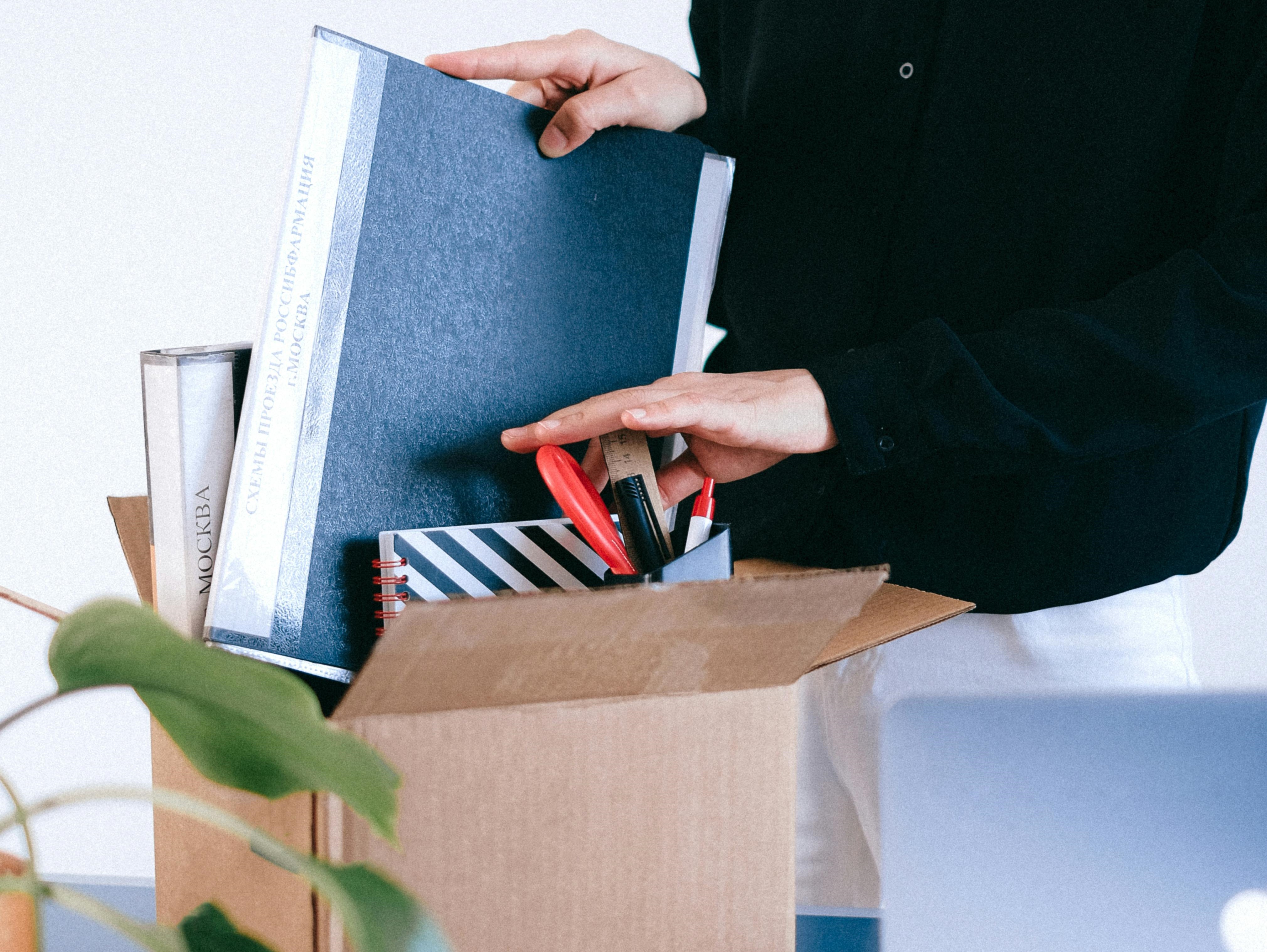 22歲白領提早到班19次遭開除，西班牙判決曝光惹熱議。（示意圖，非當事人／pexels）