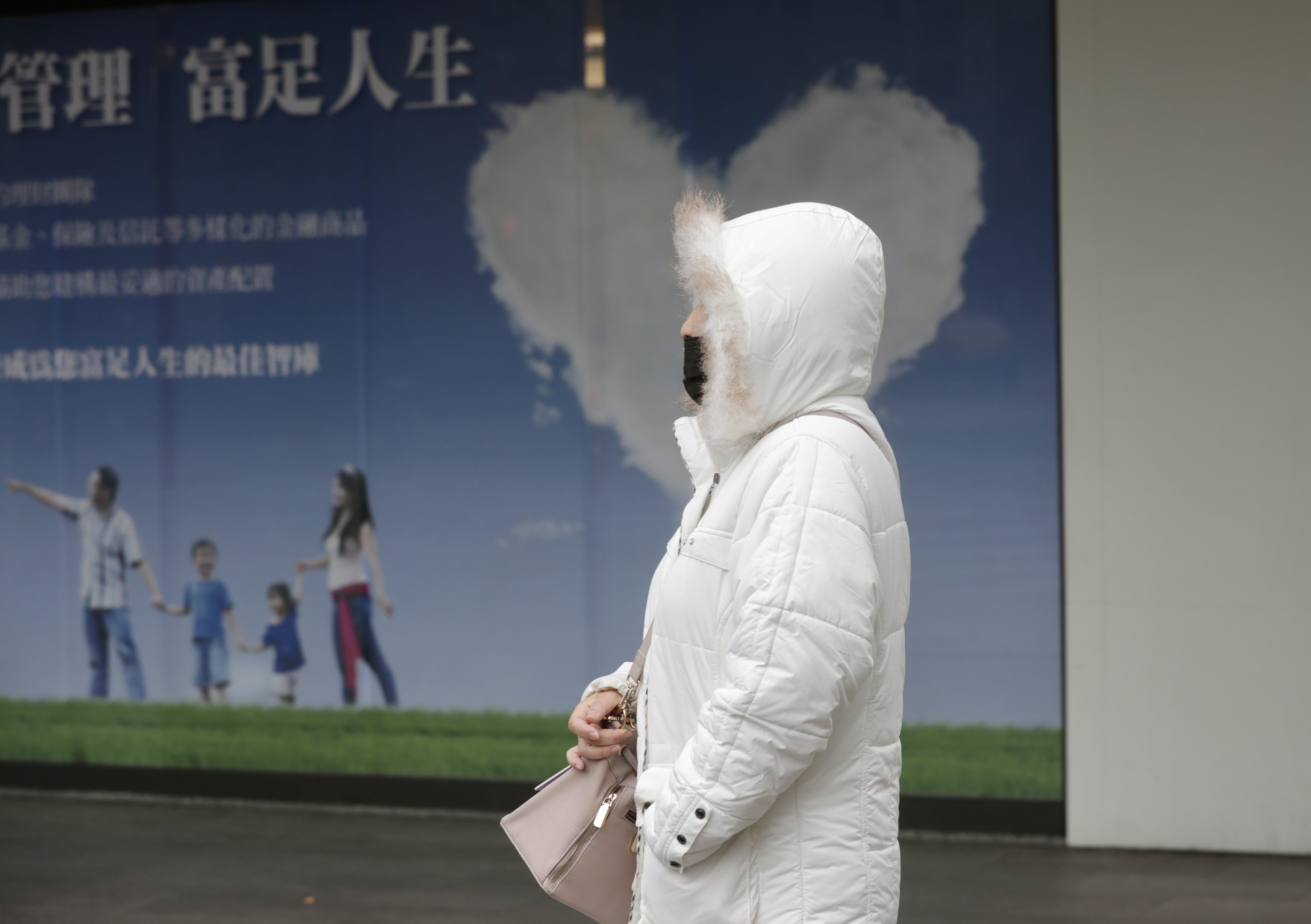 今（19日）清晨各地天氣仍然偏冷，隨著冷氣團逐漸減弱，白天氣溫略微回升，但北部、東北部及東部地區依然較為涼爽。（本刊資料照）