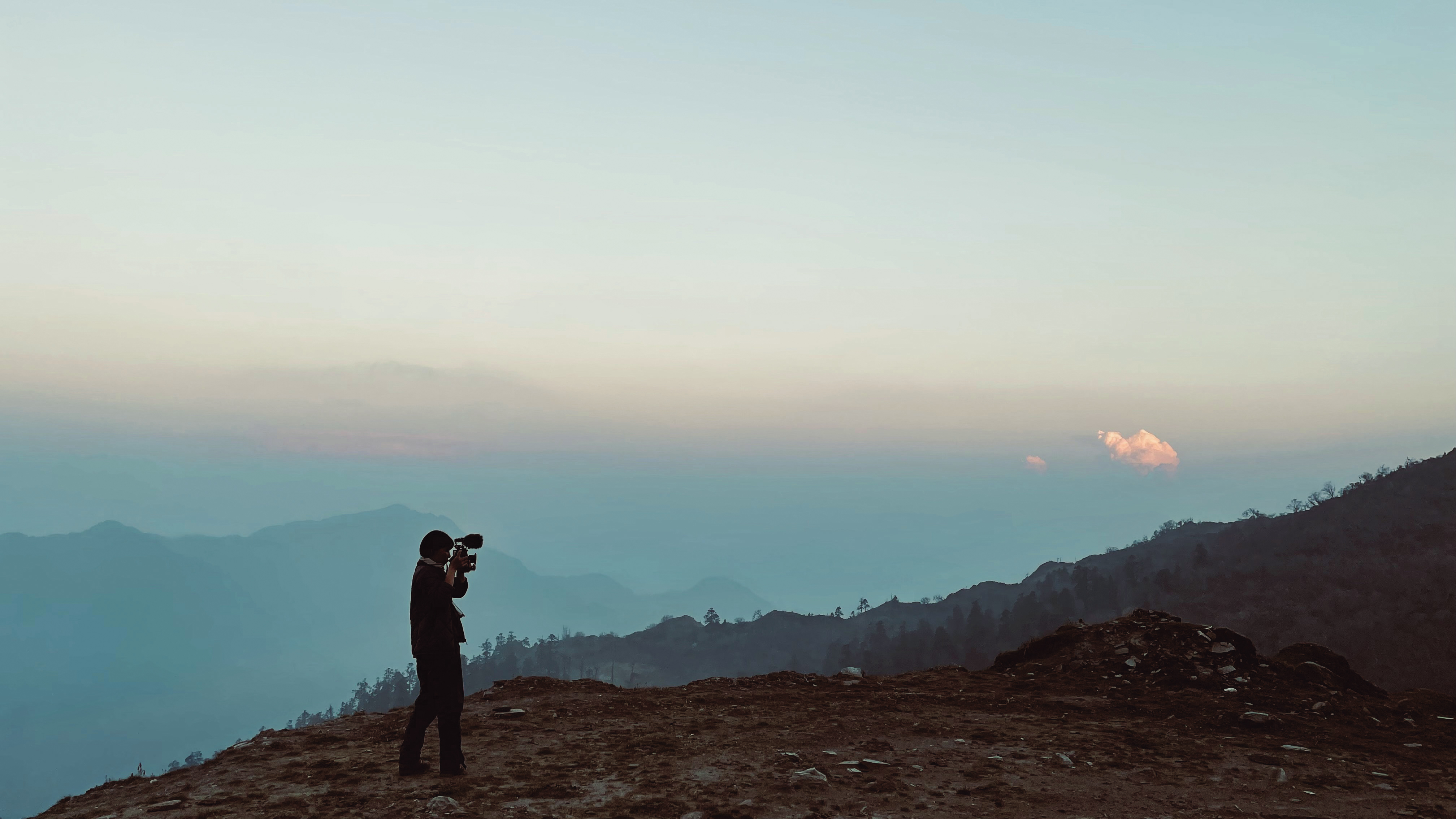 羅苡珊在摯友過世後，透過拍片探尋生命意義。（羅苡珊提供）